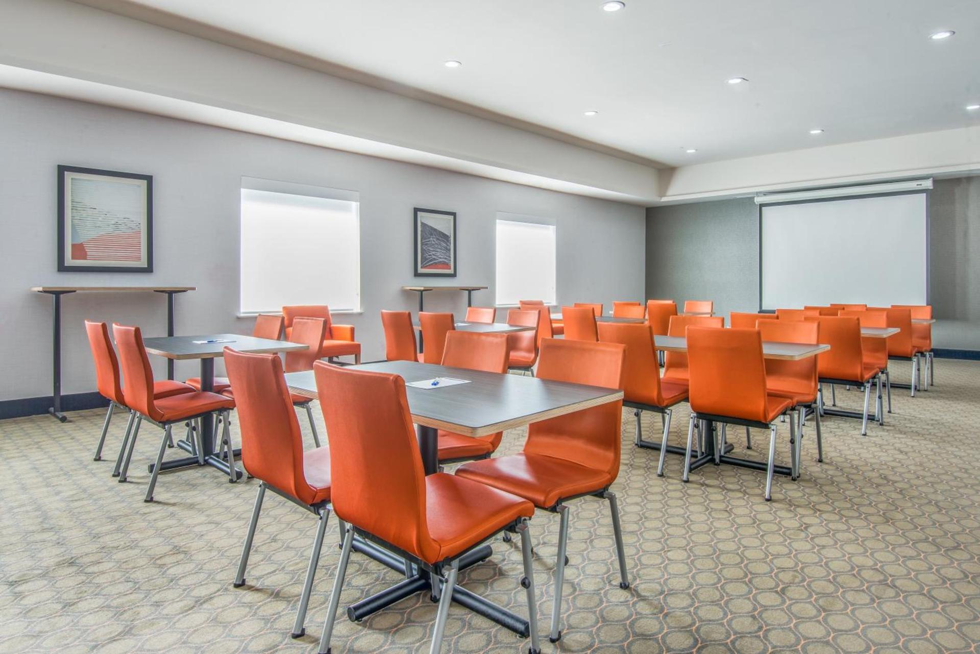 Holiday Inn Express & Suites Stillwater - University Area by IHG photo 12