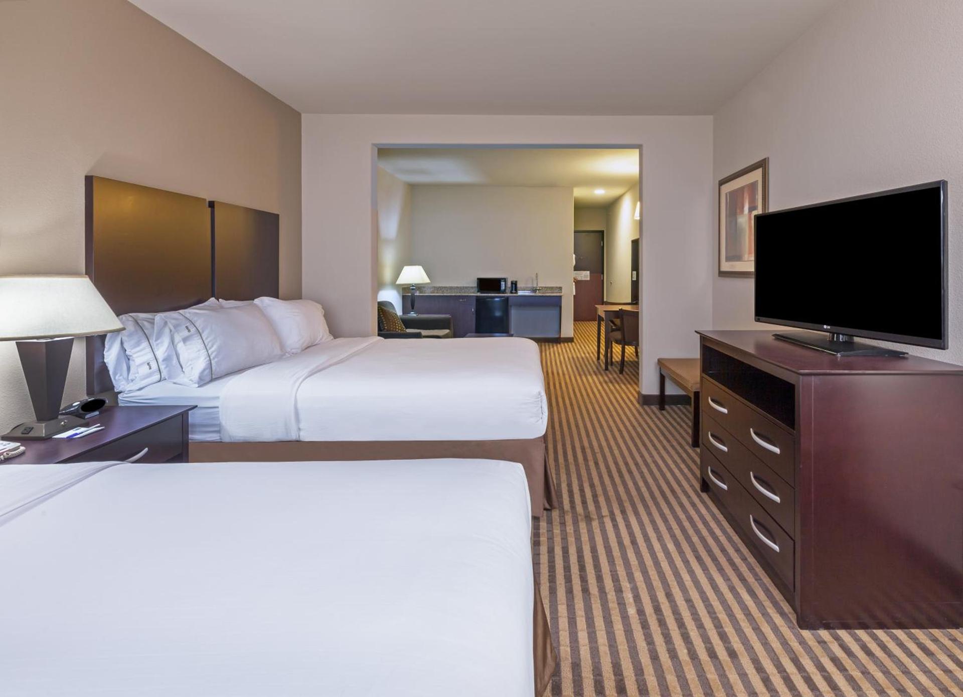 Holiday Inn Express & Suites Brady by IHG photo 25
