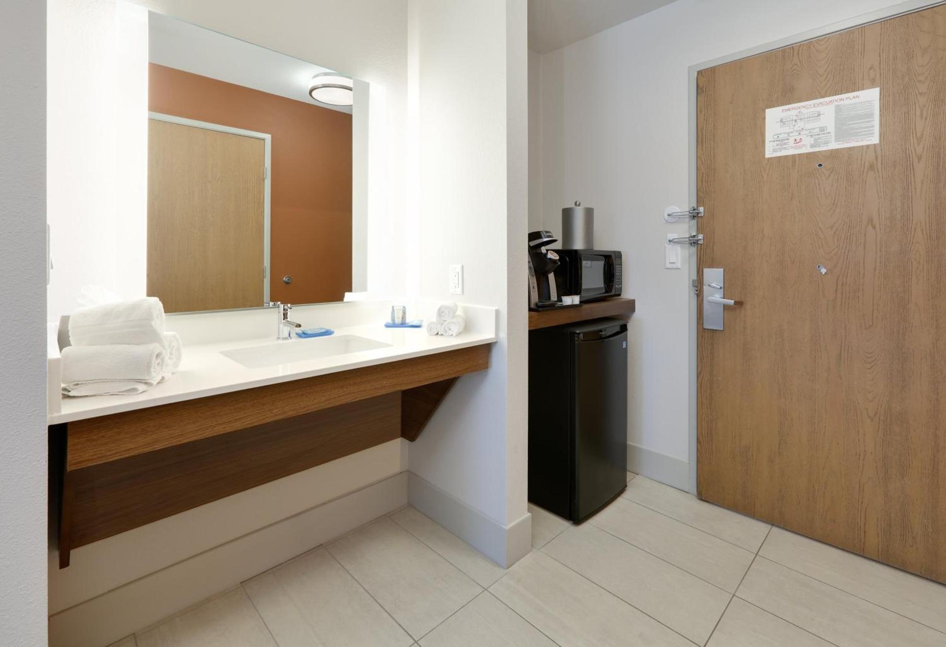 Holiday Inn Express Scottsbluff - Gering by IHG photo 36