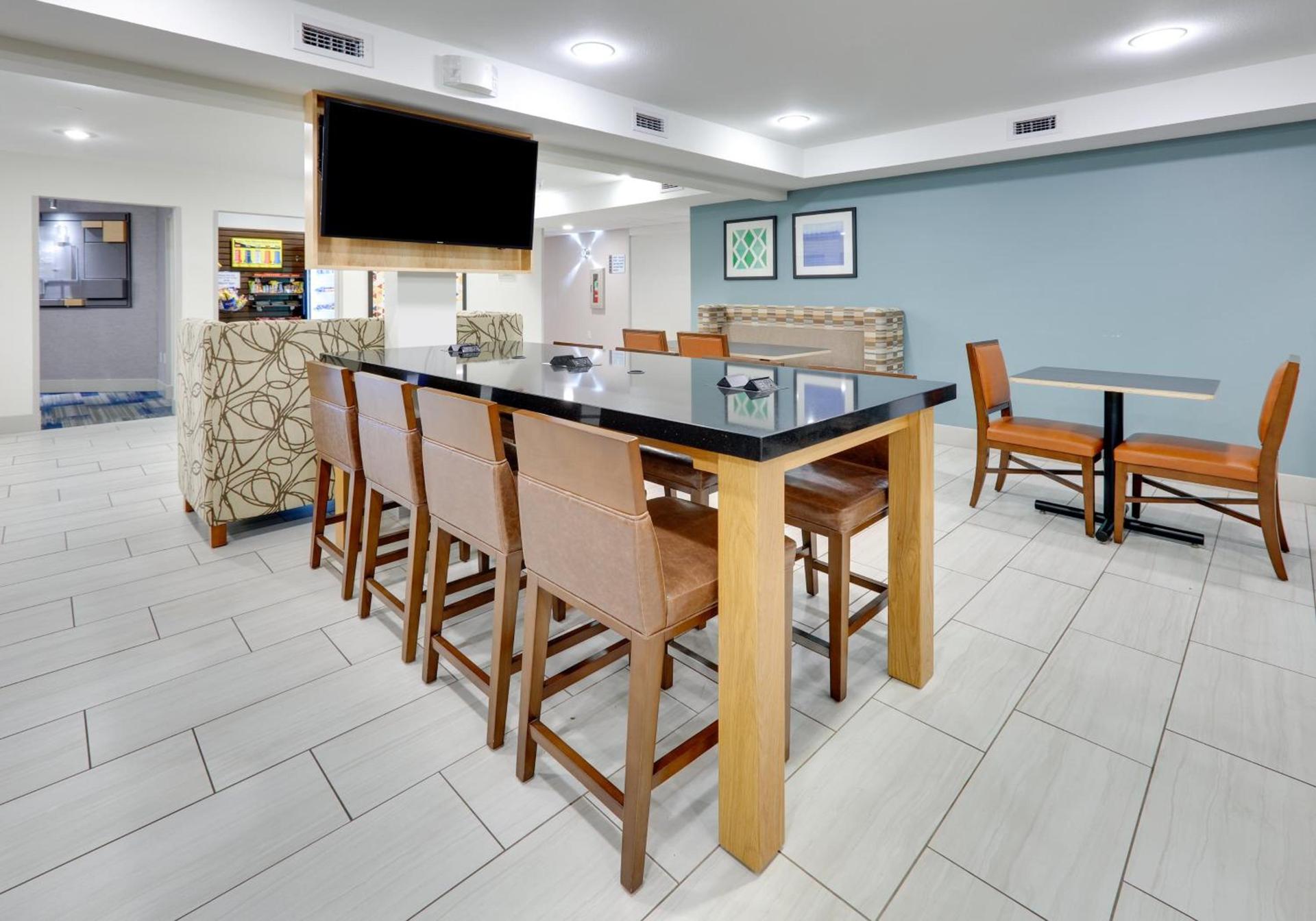 Holiday Inn Express Scottsbluff - Gering by IHG photo 29