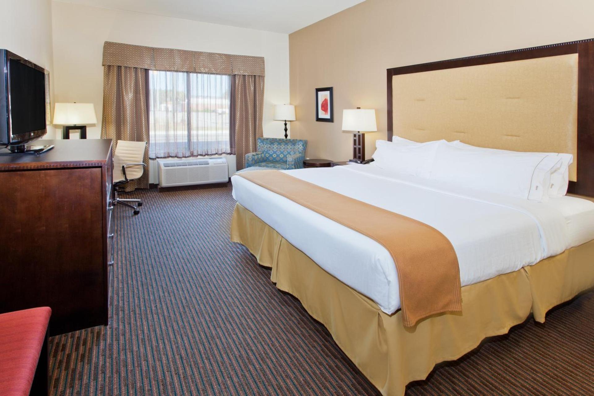 Holiday Inn Express Hotel & Suites Cordele North by IHG photo 43