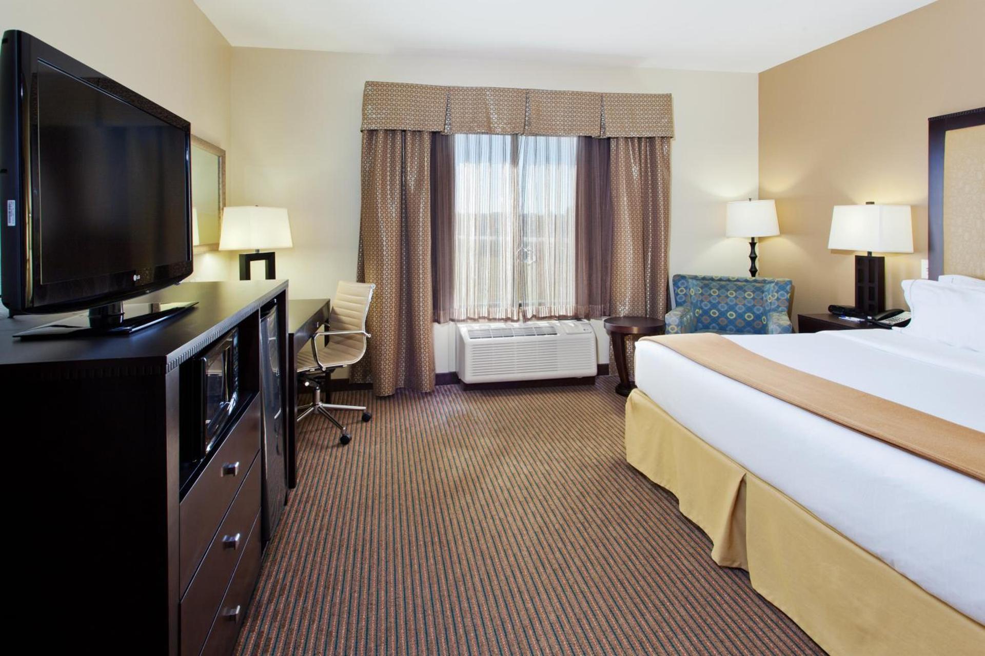 Holiday Inn Express Hotel & Suites Cordele North by IHG photo 44