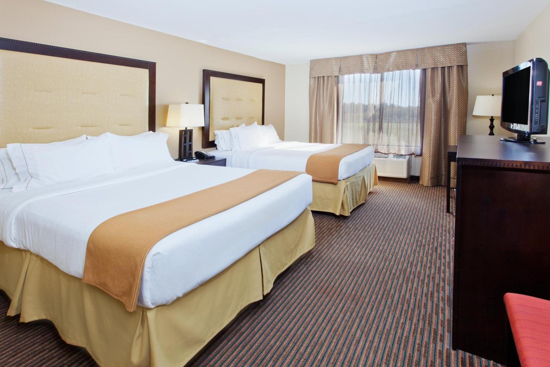 Holiday Inn Express Hotel & Suites Cordele North by IHG photo 11