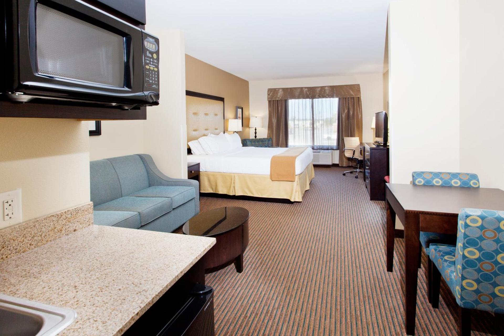 Holiday Inn Express Hotel & Suites Cordele North by IHG photo 9