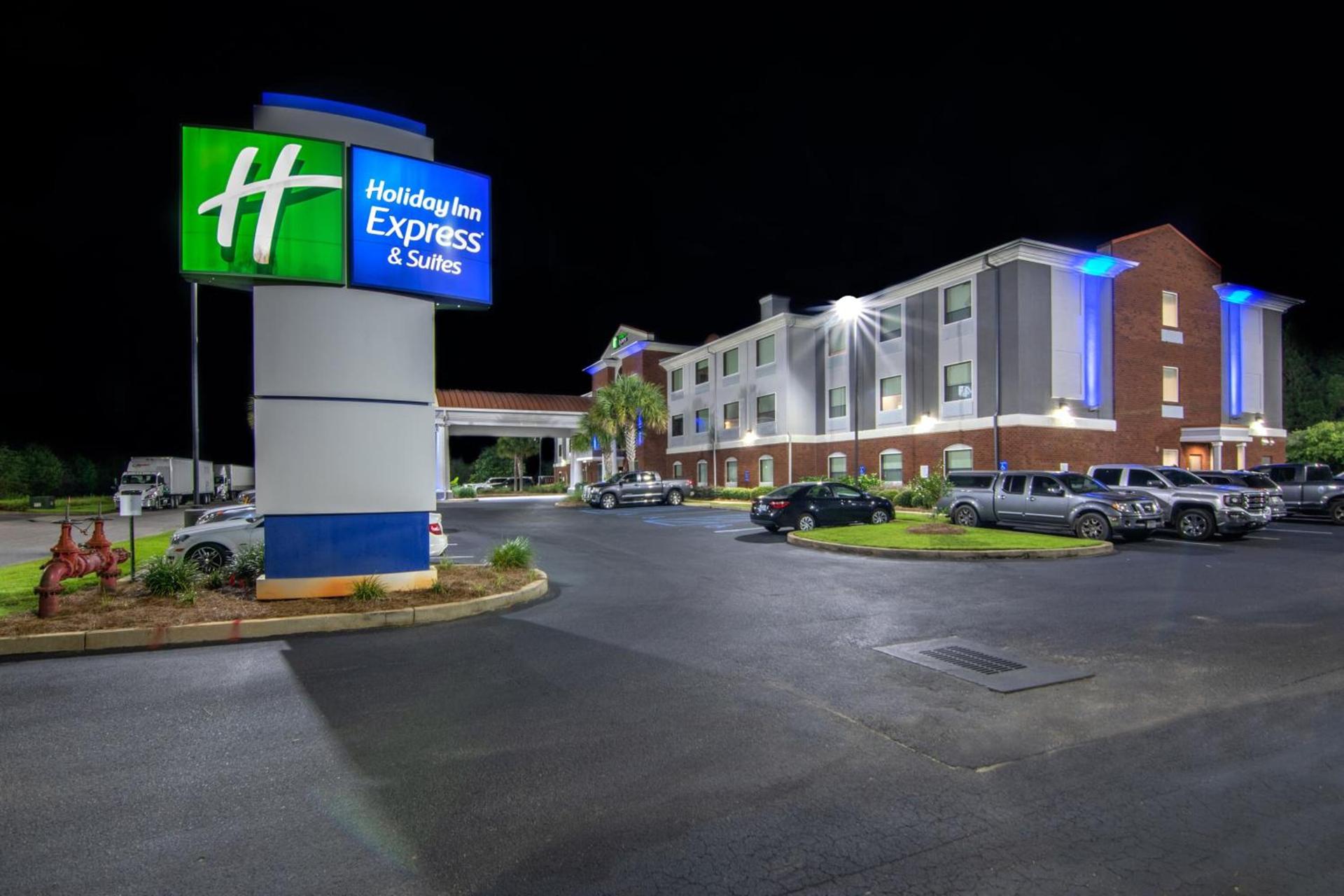 Holiday Inn Express Hotel & Suites Foley by IHG photo 31