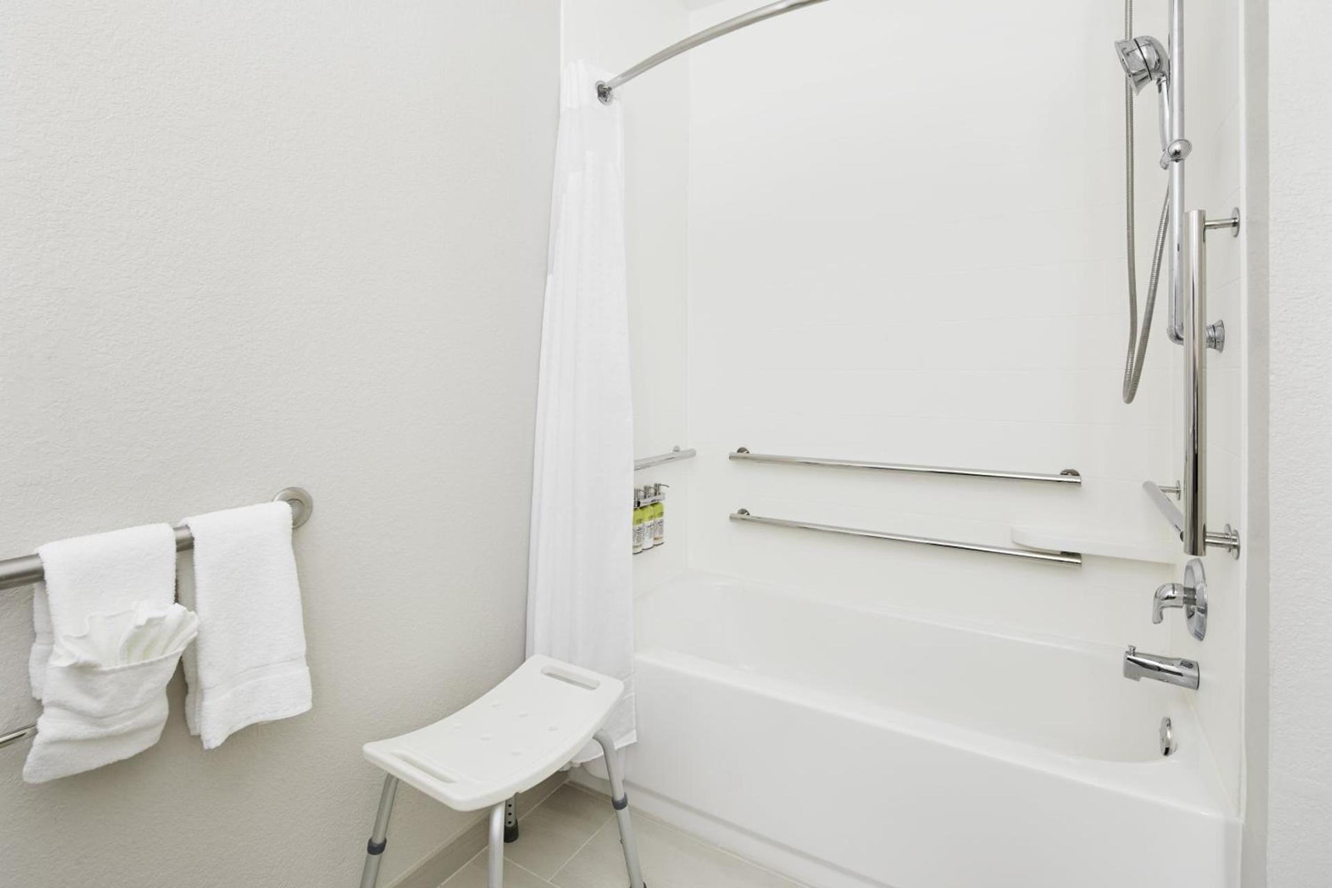 Holiday Inn Express Hotel & Suites Port Richey by IHG photo 32