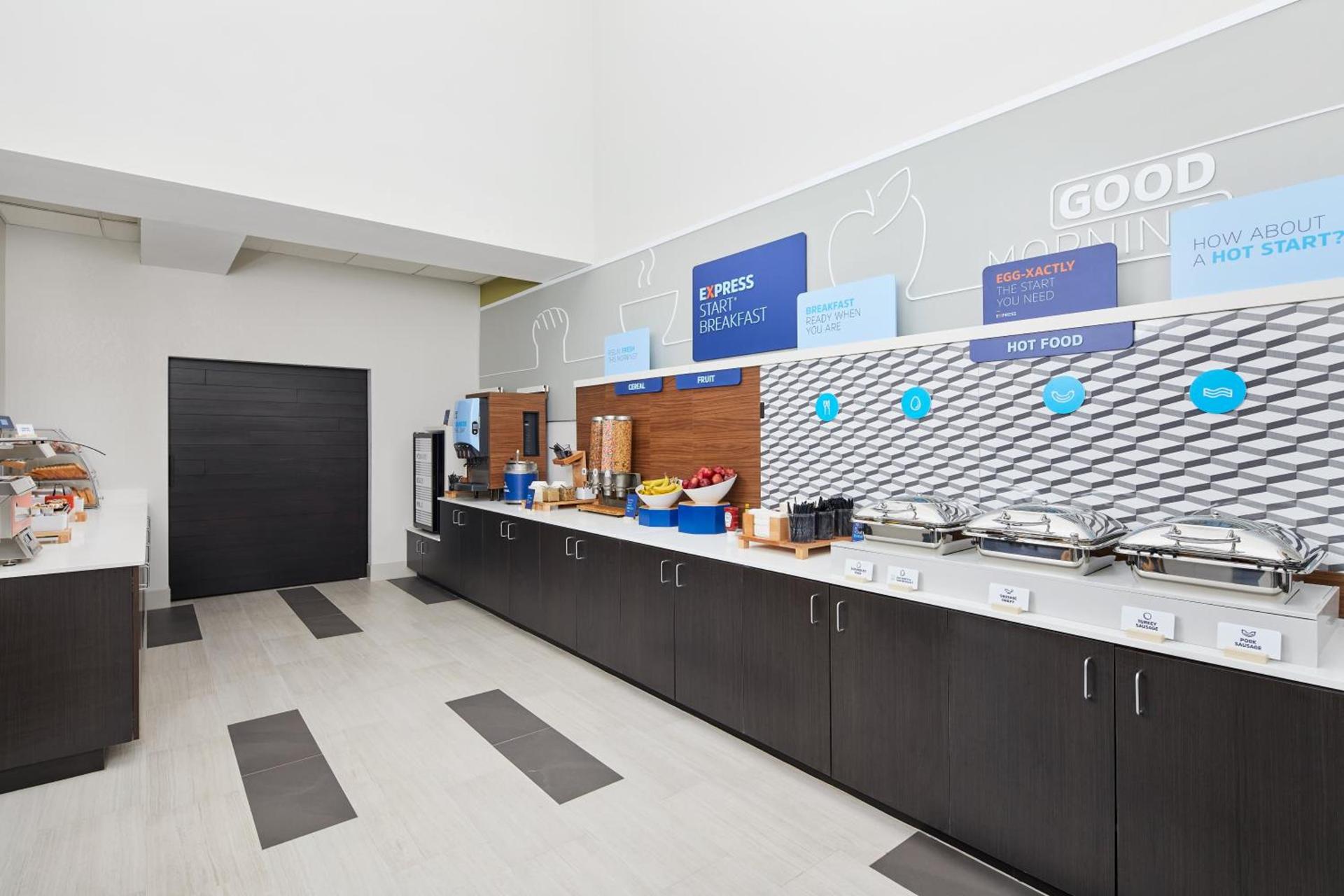 Holiday Inn Express Hotel & Suites Port Richey by IHG photo 25