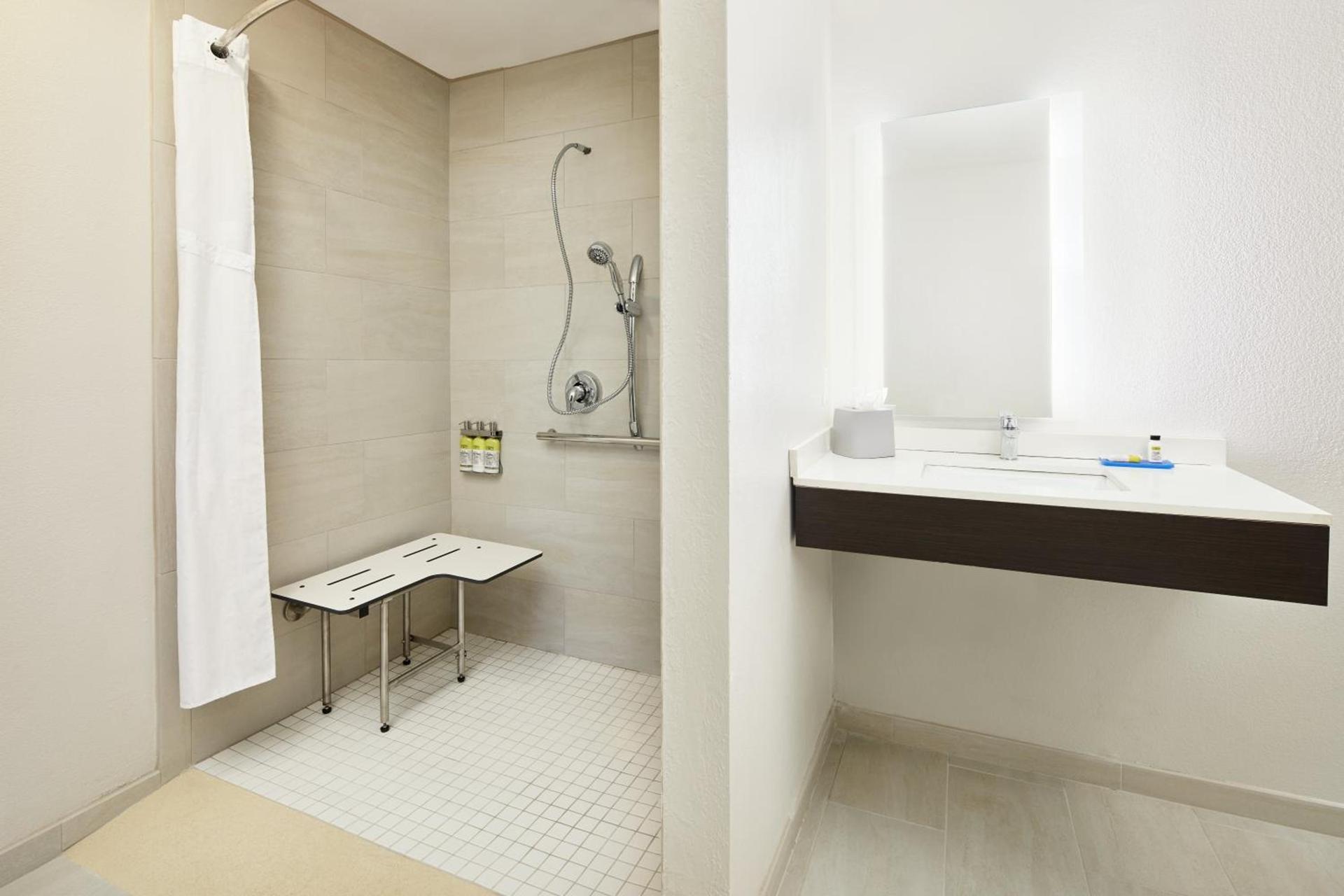 Holiday Inn Express Hotel & Suites Port Richey by IHG photo 29