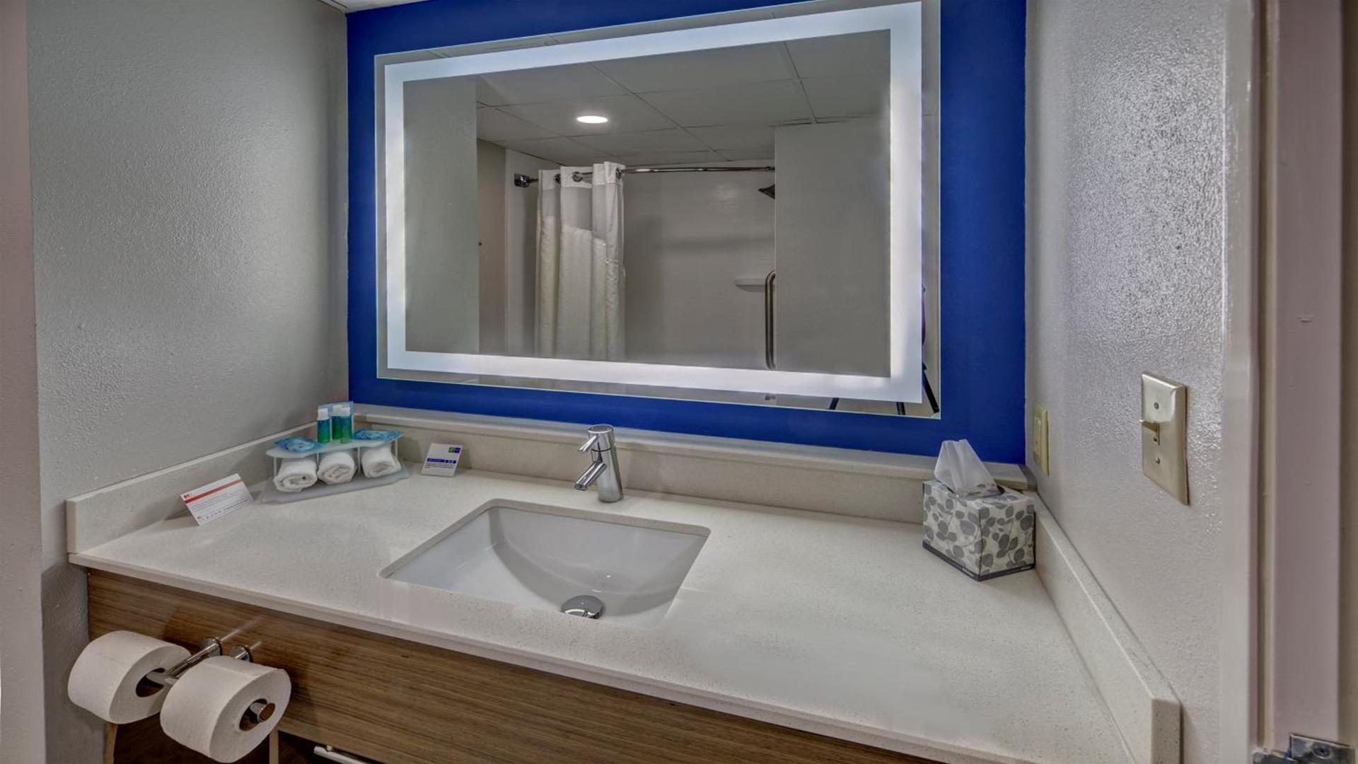 Holiday Inn Express & Suites Crossville by IHG photo 25