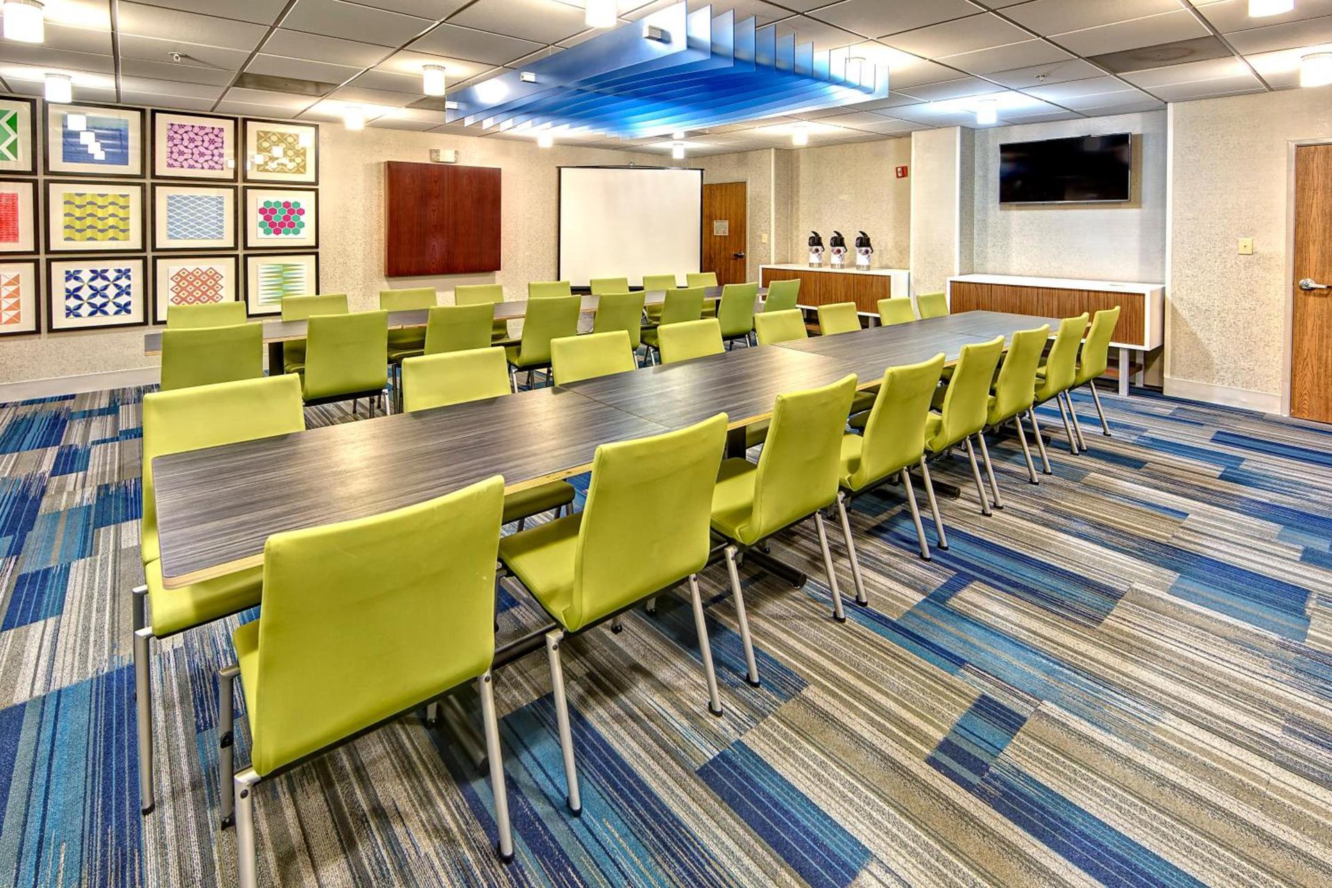 Holiday Inn Express & Suites Crossville by IHG photo 6