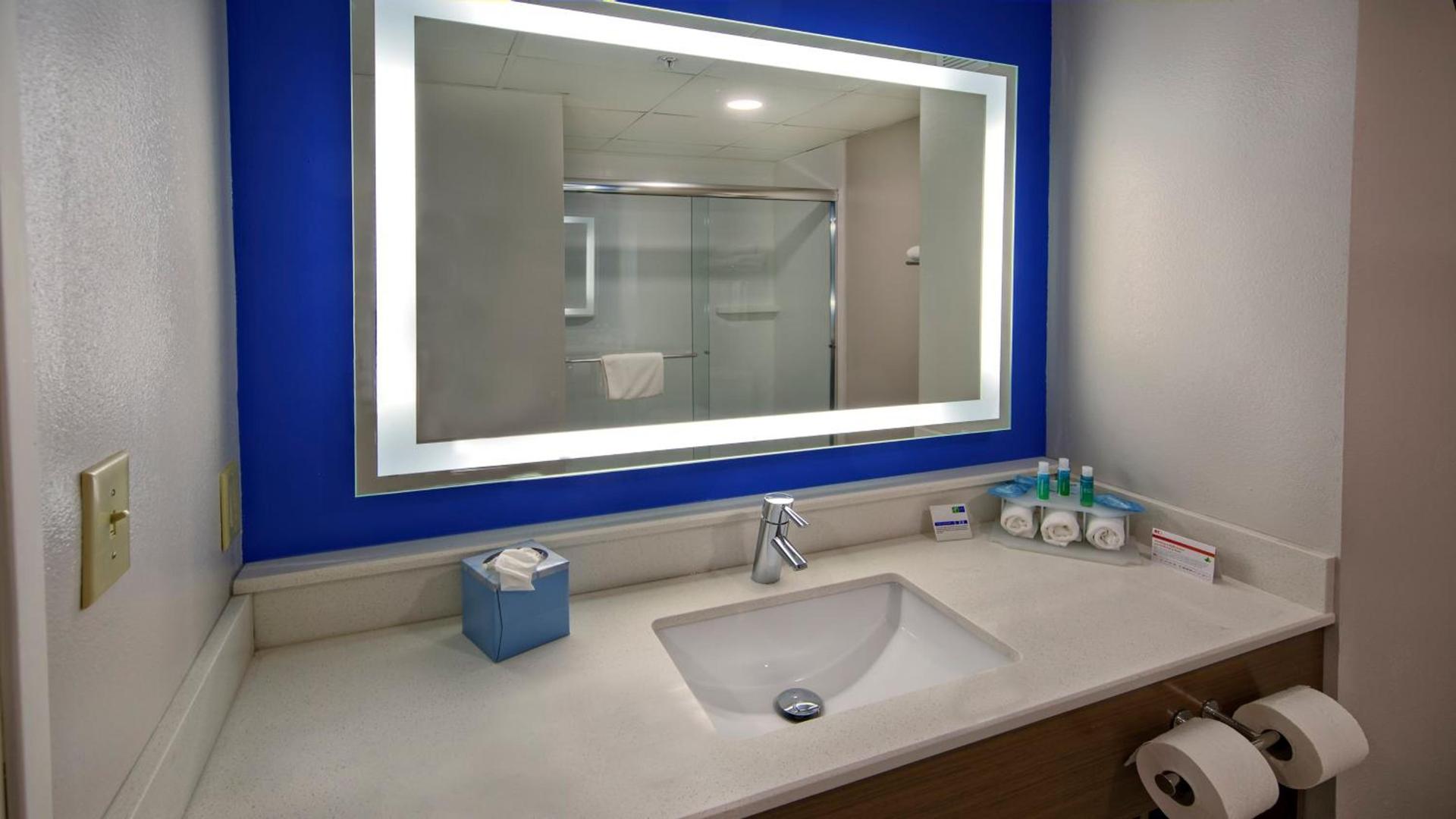 Holiday Inn Express & Suites Crossville by IHG photo 18