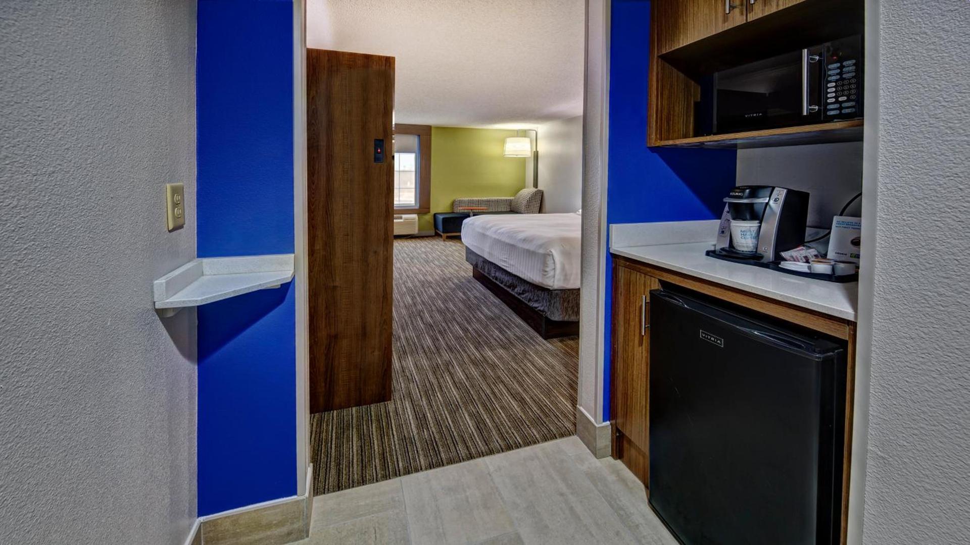 Holiday Inn Express & Suites Crossville by IHG photo 23