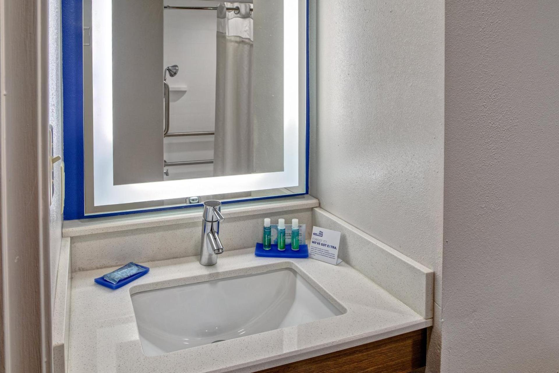 Holiday Inn Express & Suites Crossville by IHG photo 30