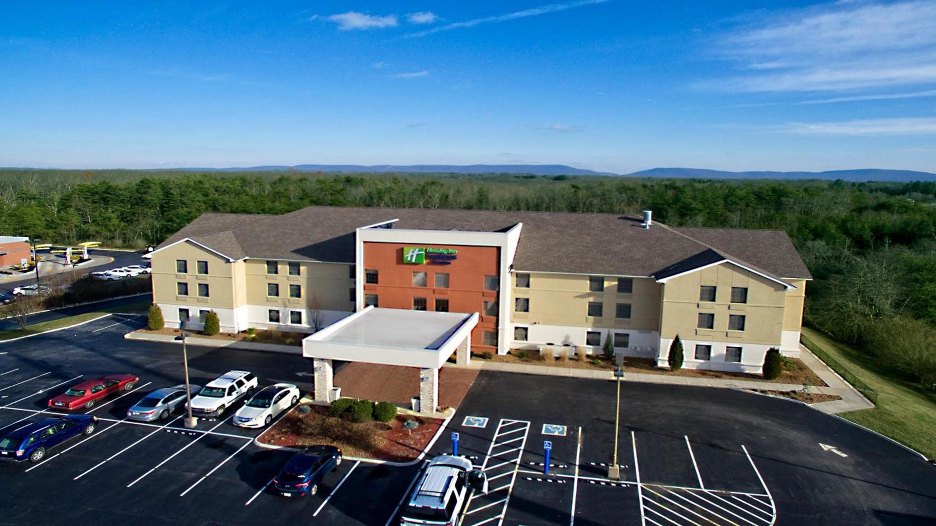 Holiday Inn Express & Suites Crossville by IHG photo 12