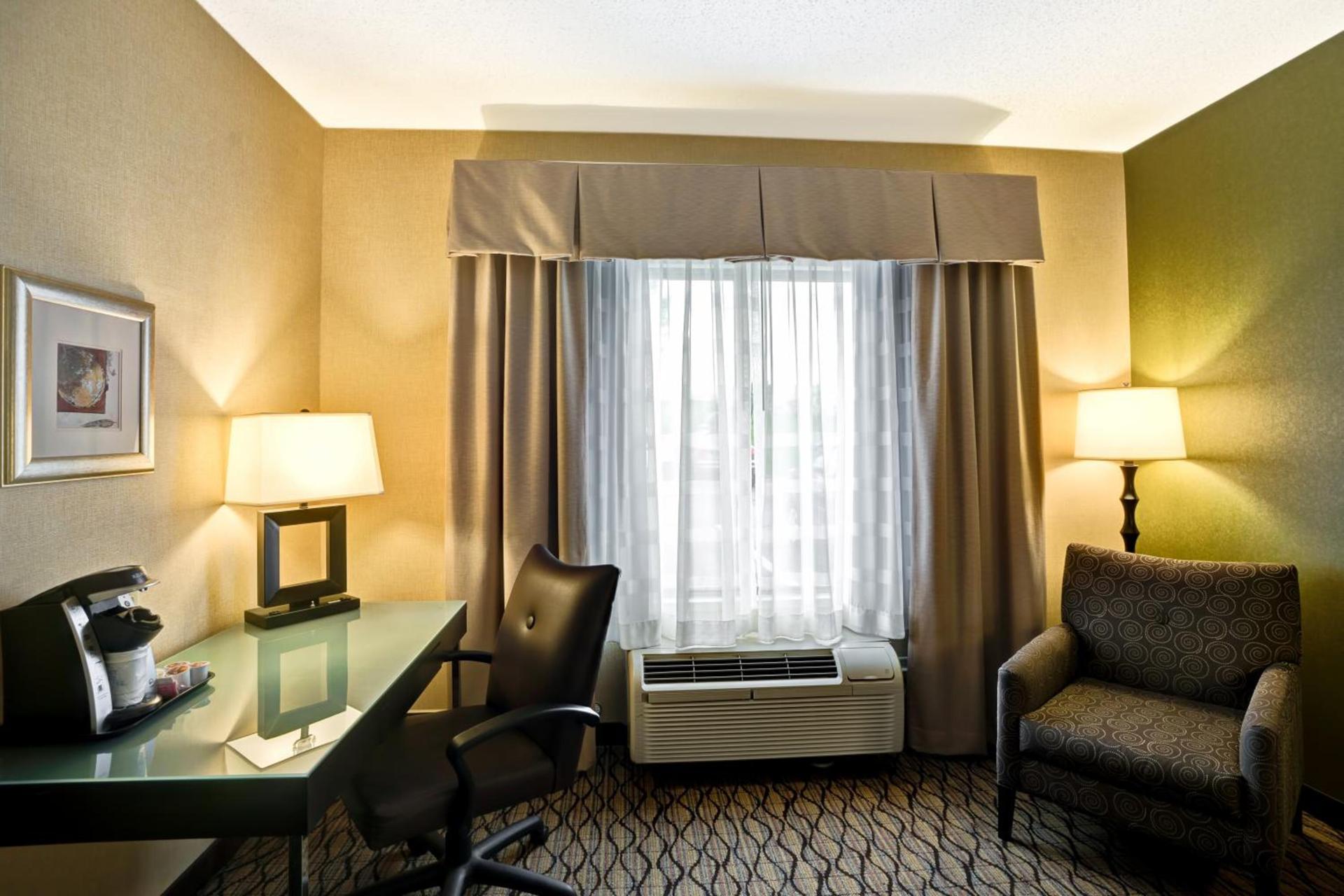 Holiday Inn Express Hotel & Suites Christiansburg by IHG photo 38
