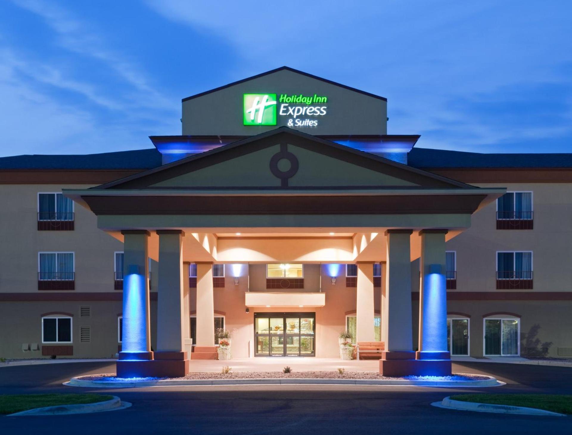Holiday Inn Express Hotel & Suites Antigo by IHG photo 9
