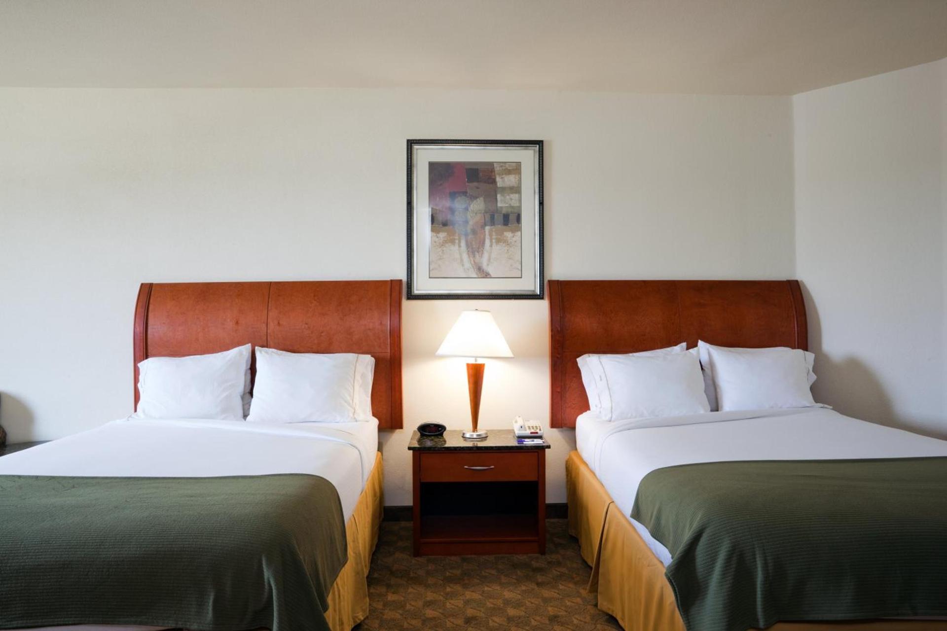 Holiday Inn Express Hotel and Suites Fairfield-North by IHG photo 24