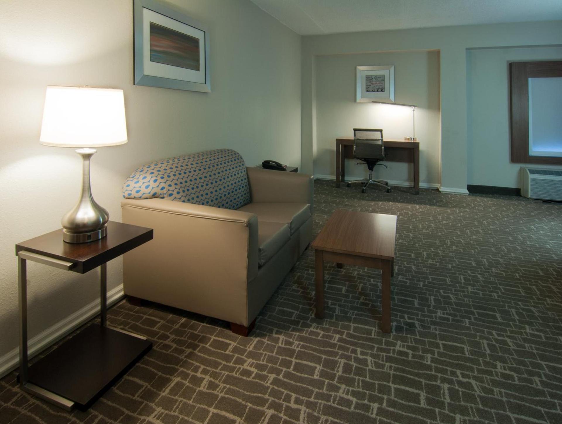 Holiday Inn Express & Suites Nashville-I-40 & I-24(Spence Lane) by IHG photo 25