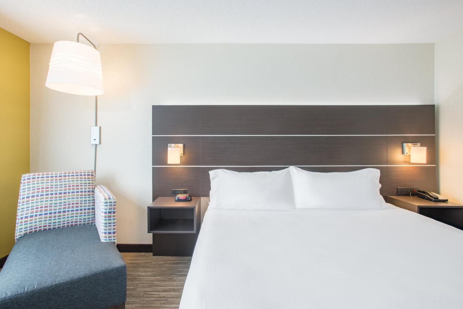 Holiday Inn Express Hotel & Suites Boston - Marlboro by IHG photo 37