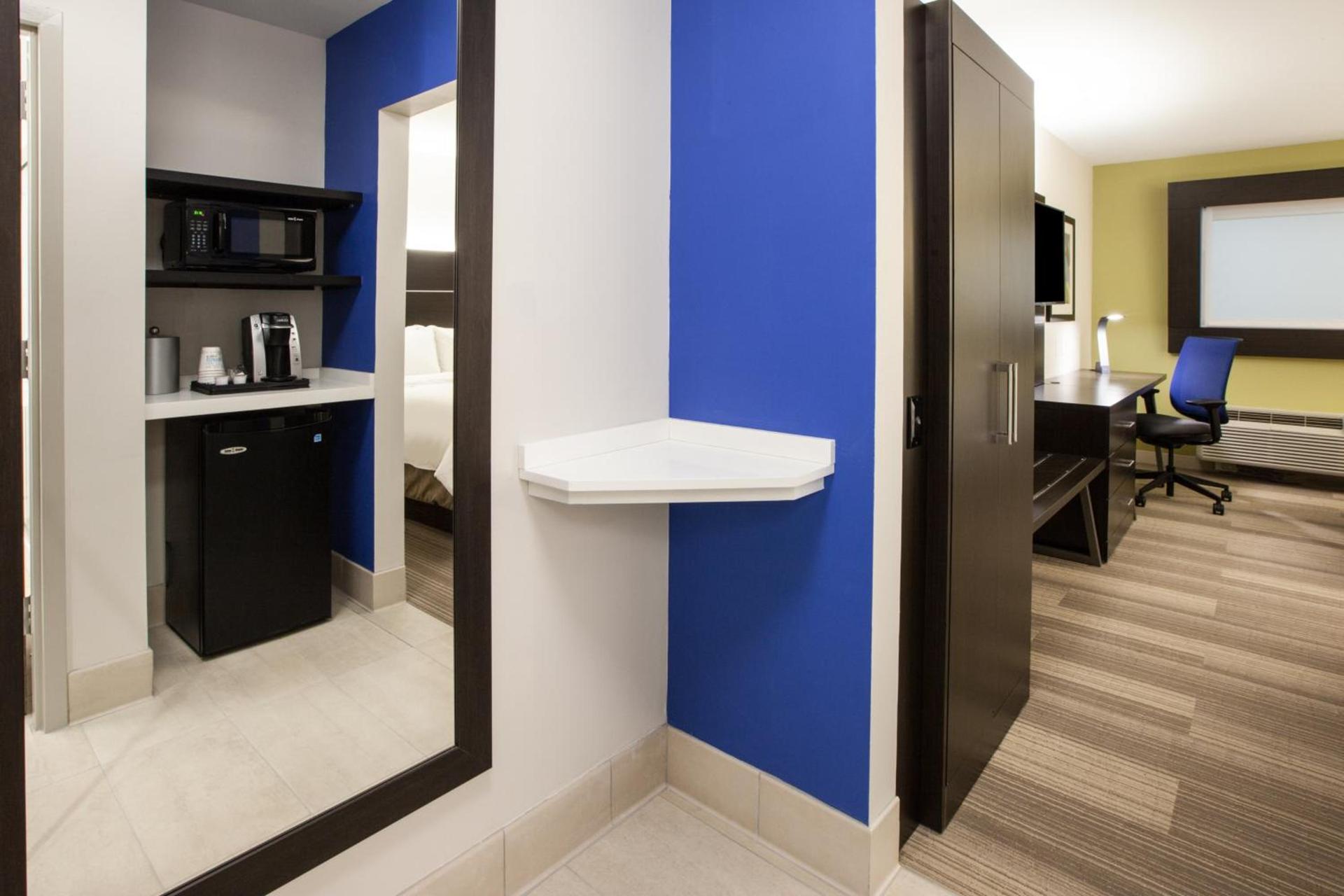 Holiday Inn Express Hotel & Suites Boston - Marlboro by IHG photo 35