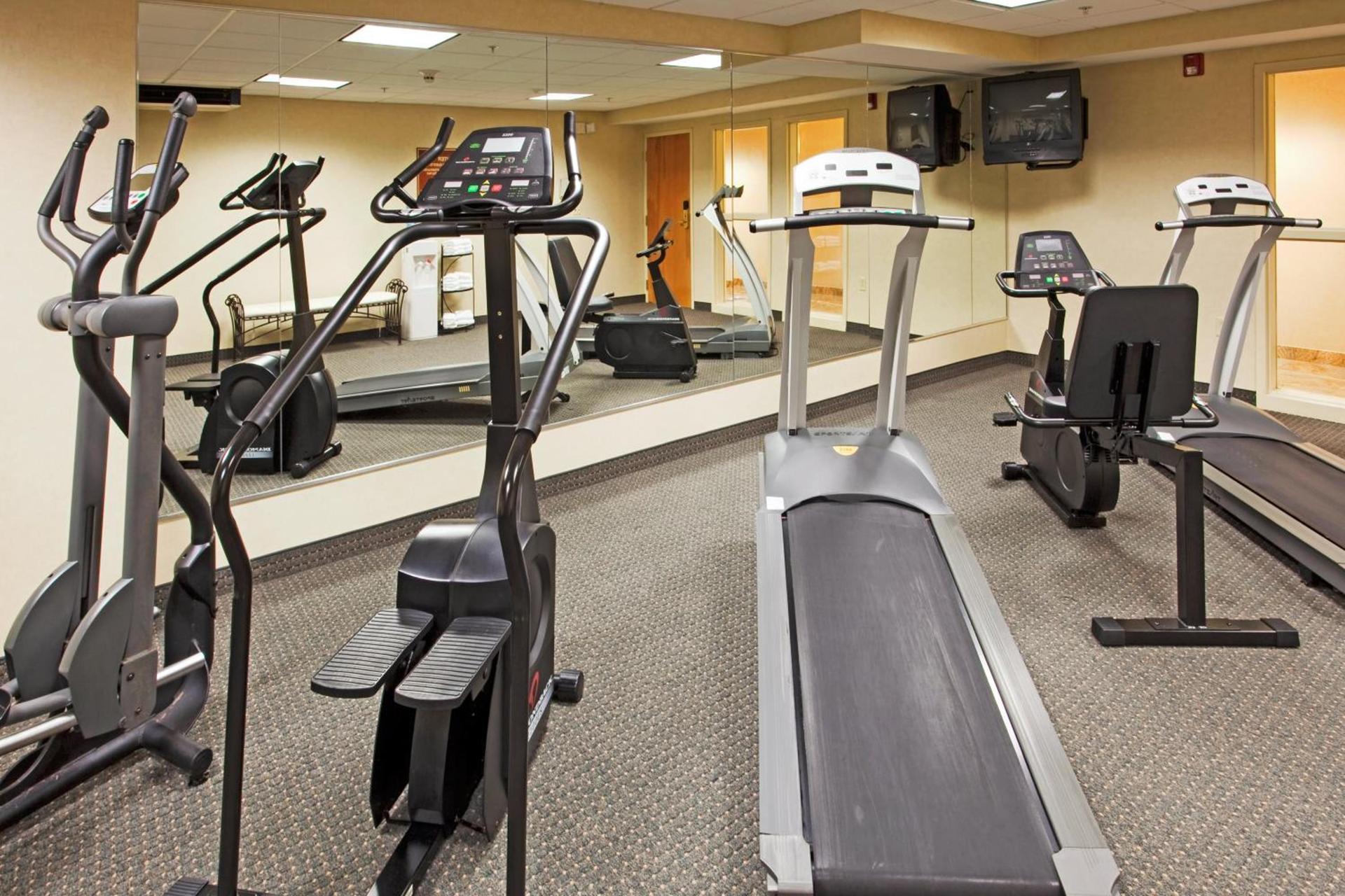 Holiday Inn Express Hotel & Suites Boston - Marlboro by IHG photo 6