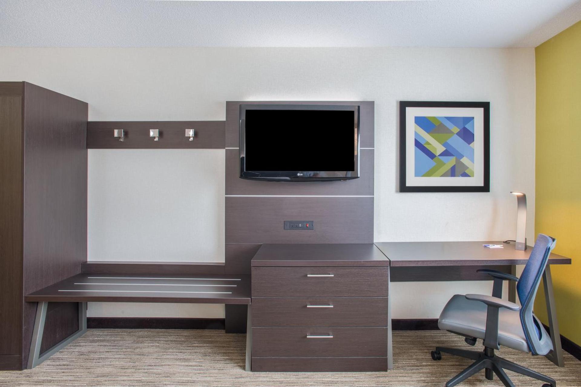 Holiday Inn Express Hotel & Suites Boston - Marlboro by IHG photo 41