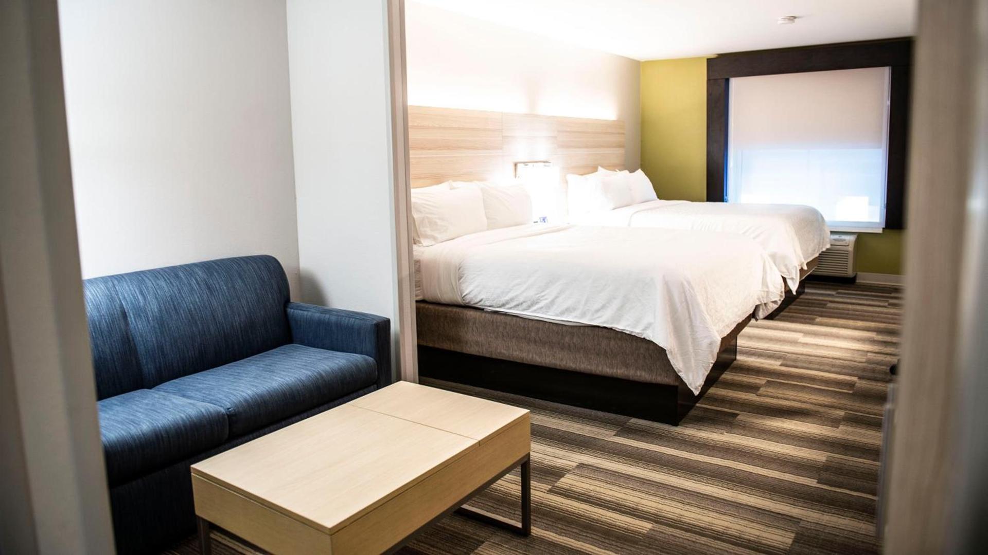 Holiday Inn Express Hotel & Suites Sedalia by IHG photo 46