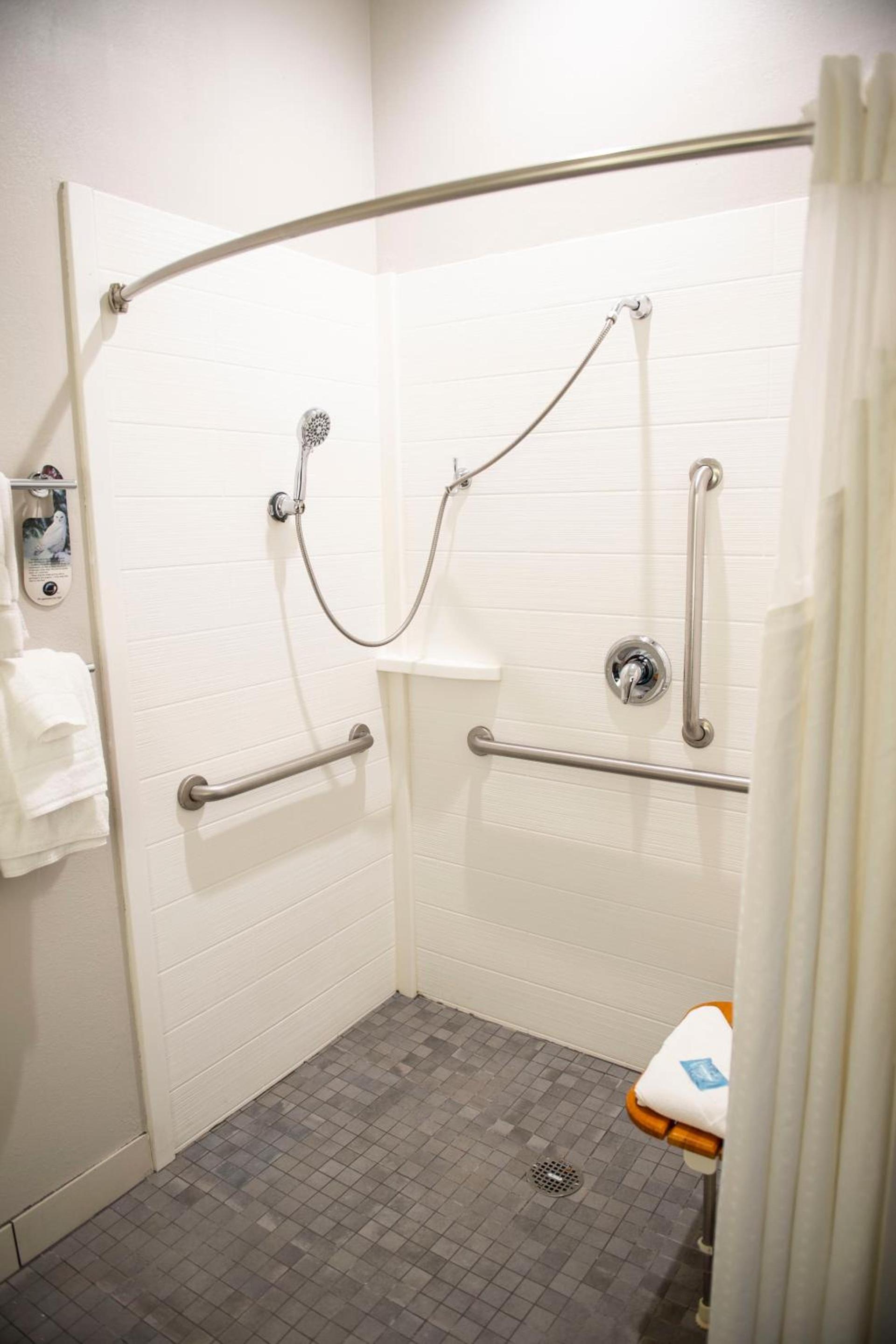 Holiday Inn Express Hotel & Suites Sedalia by IHG photo 16