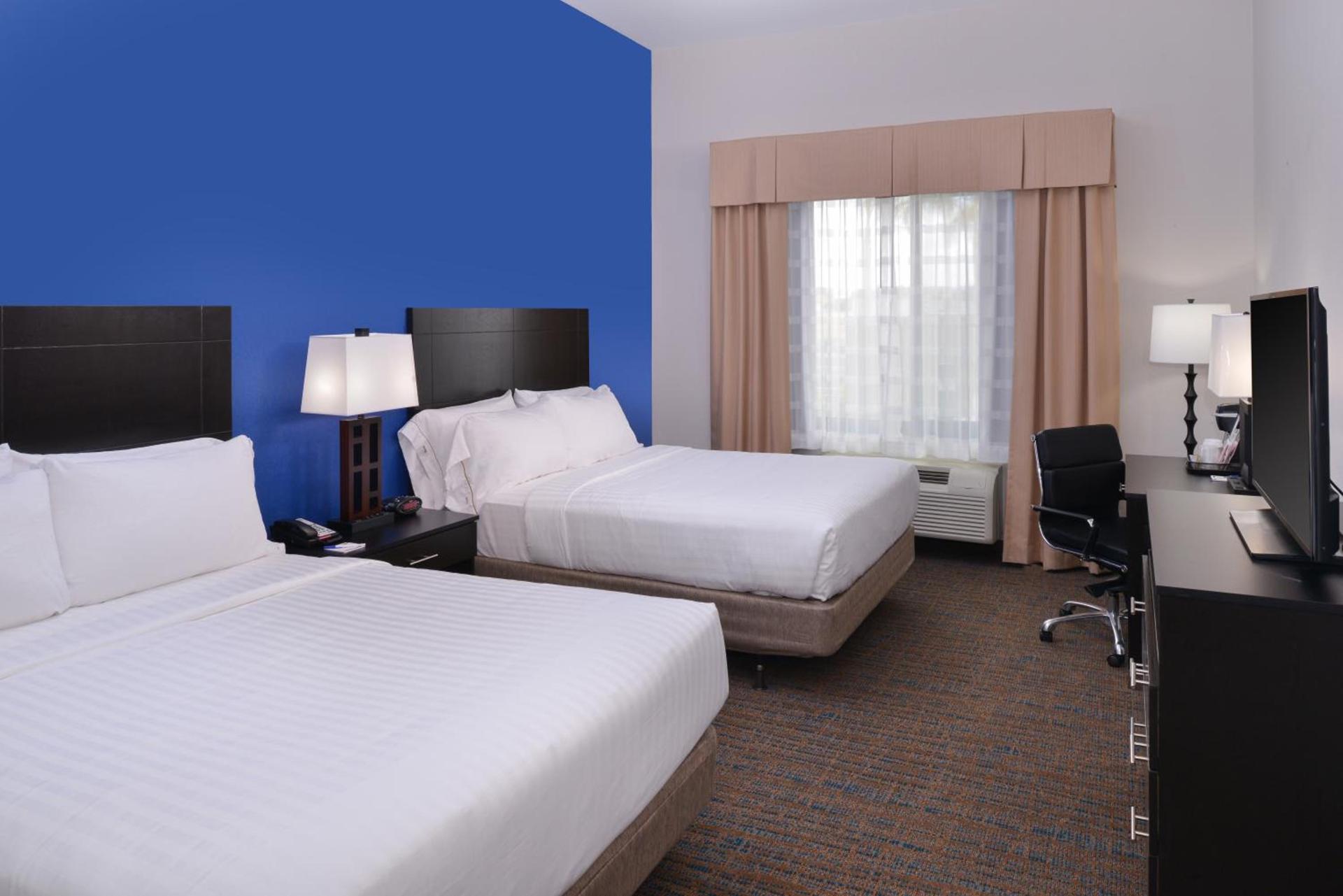 Holiday Inn Express & Suites Bakersfield Airport by IHG photo 11