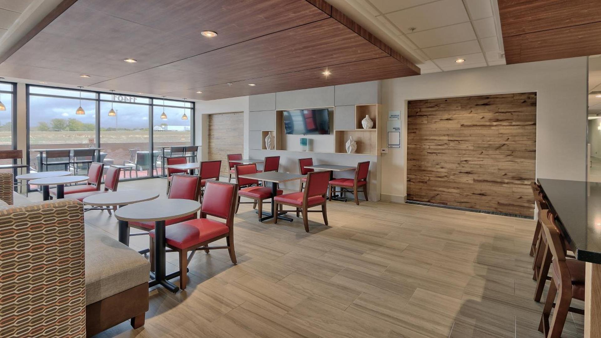 Holiday Inn Express & Suites Broomfield by IHG photo 11
