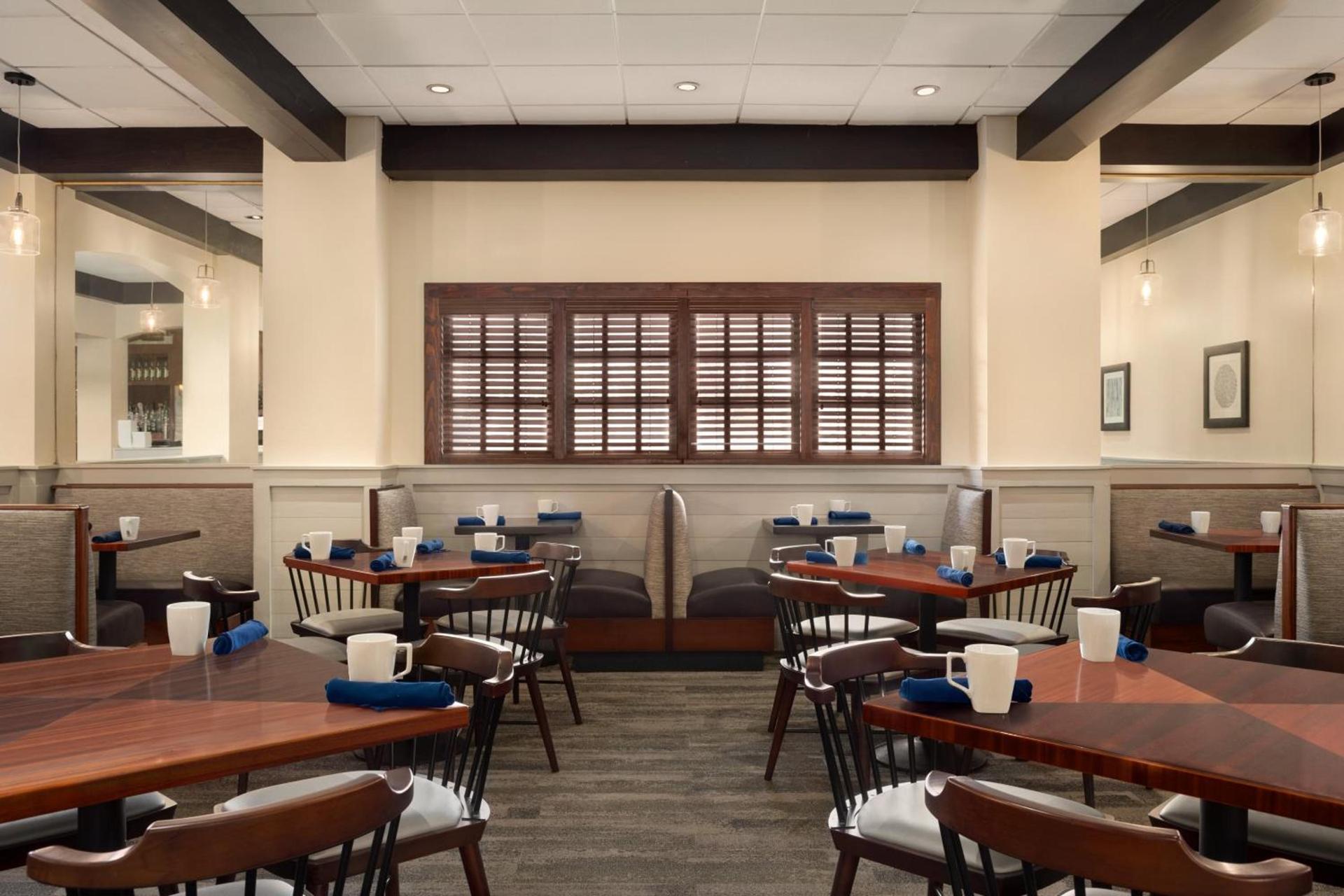 Holiday Inn Houston Intercontinental Airport by IHG photo 32