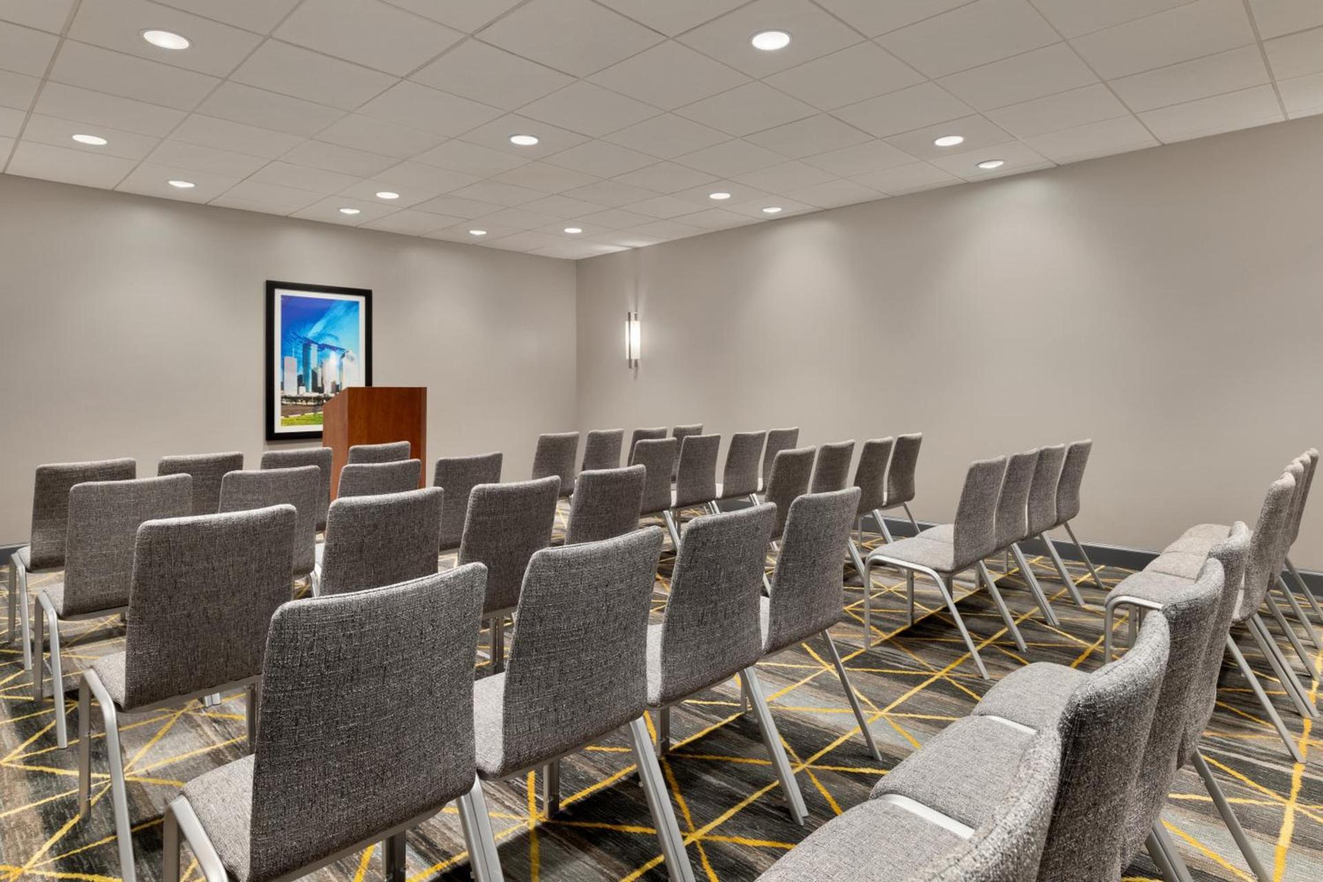 Holiday Inn Houston Intercontinental Airport by IHG photo 26