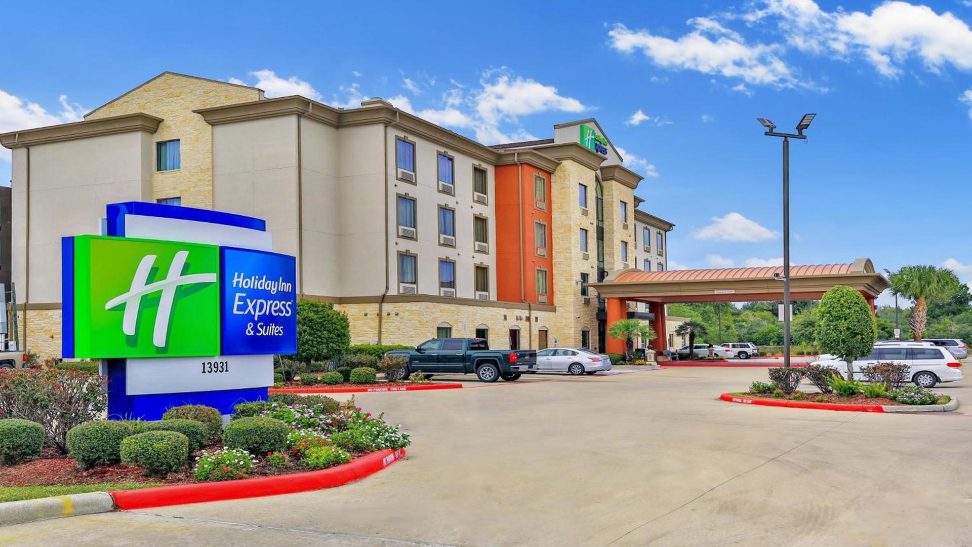 Holiday Inn Express & Suites Houston South - Near Pearland by IHG photo 1