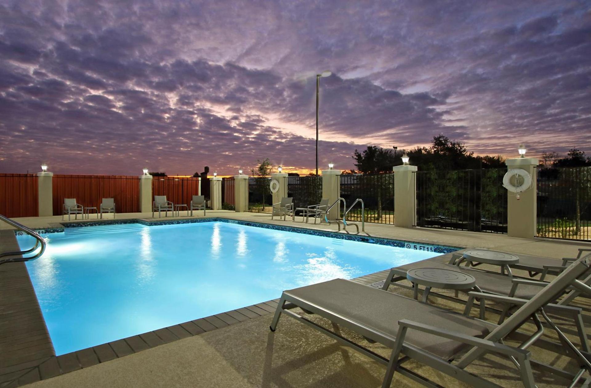 Holiday Inn Express & Suites - Brookshire - Katy Freeway by IHG photo 7