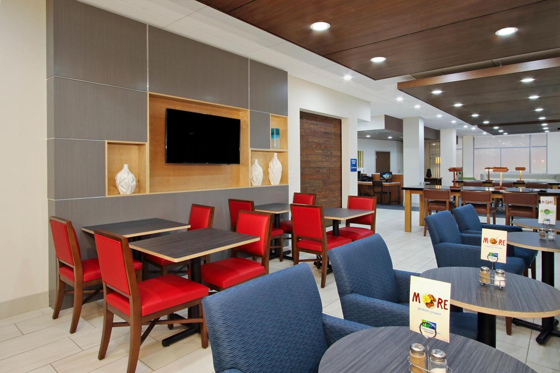 Holiday Inn Express & Suites - Brookshire - Katy Freeway by IHG photo 12