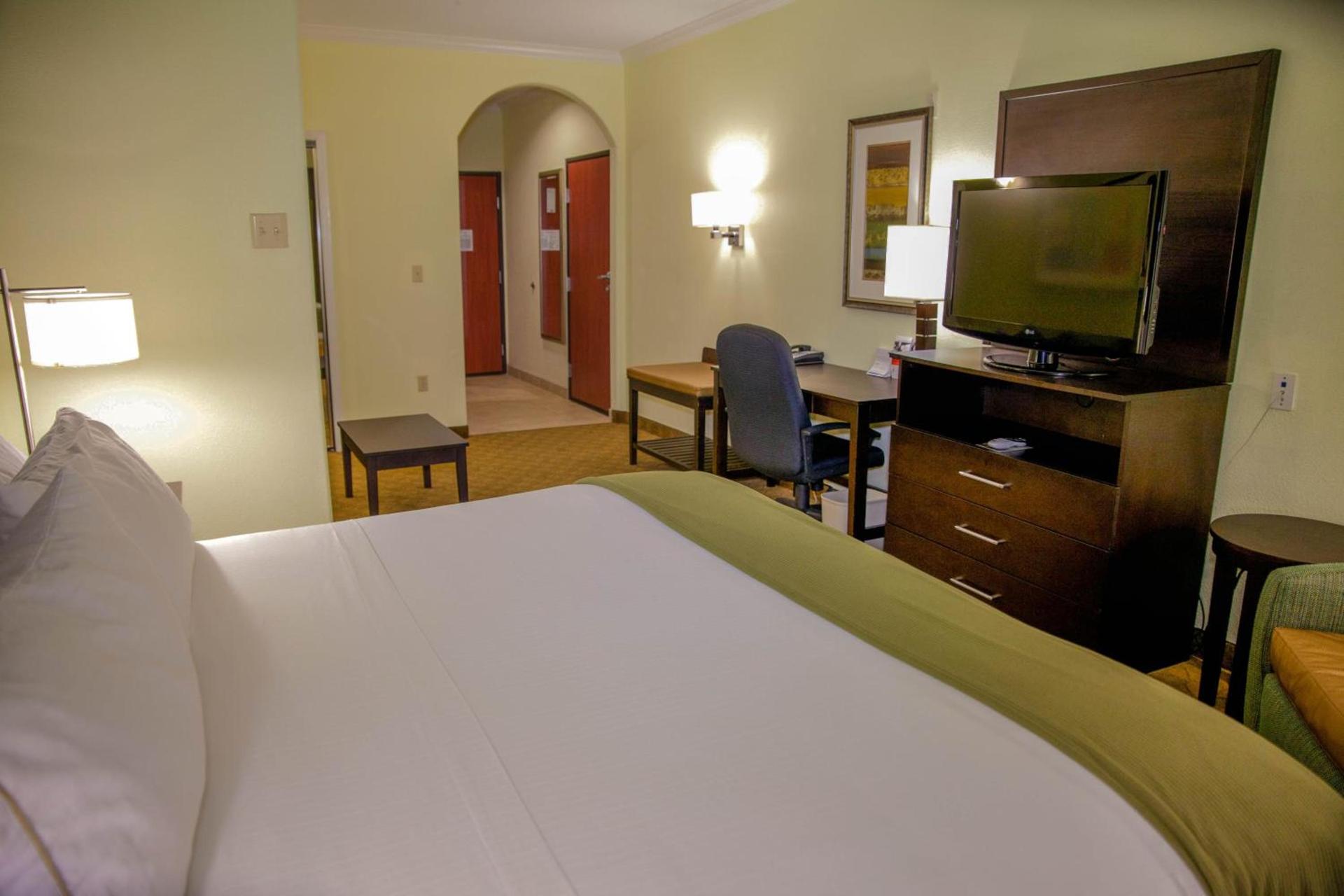Holiday Inn Express Hotel & Suites Houston North Intercontinental by IHG photo 19