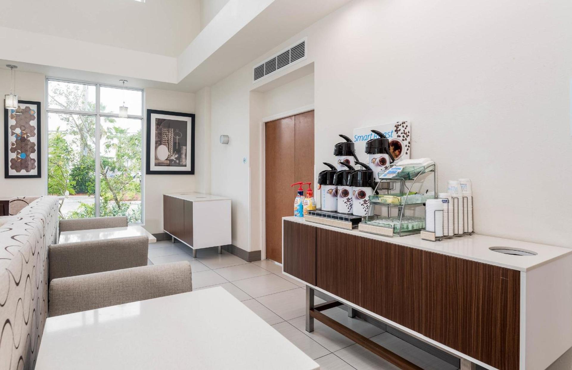 Holiday Inn Express & Suites Boynton Beach by IHG photo 17