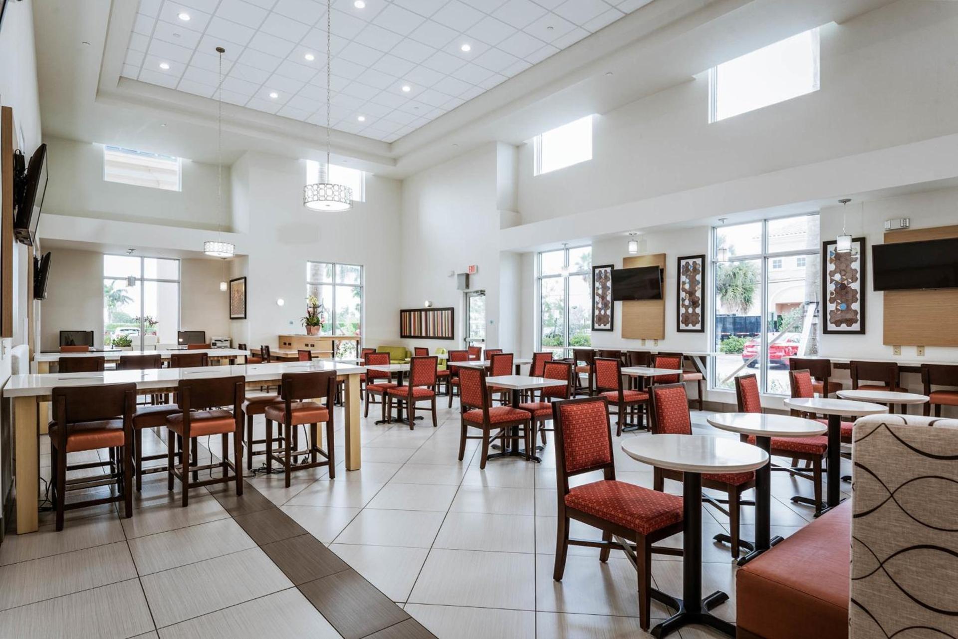 Holiday Inn Express & Suites Boynton Beach by IHG photo 19