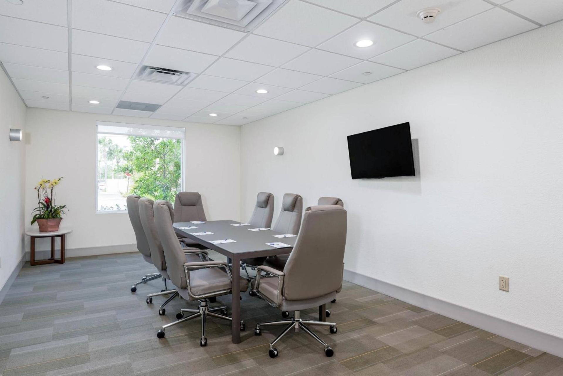 Holiday Inn Express & Suites Boynton Beach by IHG photo 4