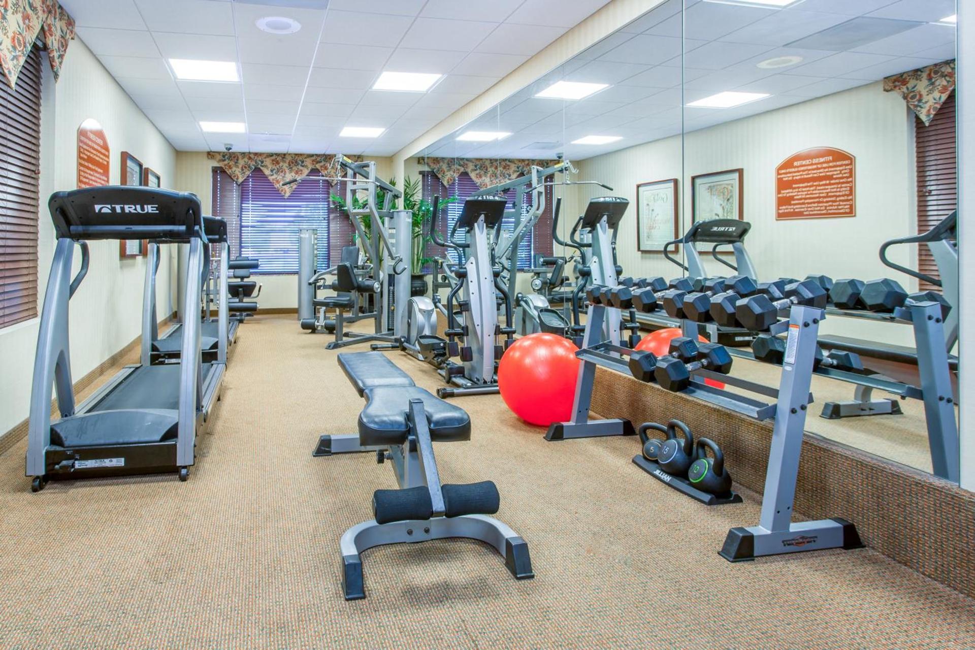 Holiday Inn Express & Suites Bloomington by IHG photo 39