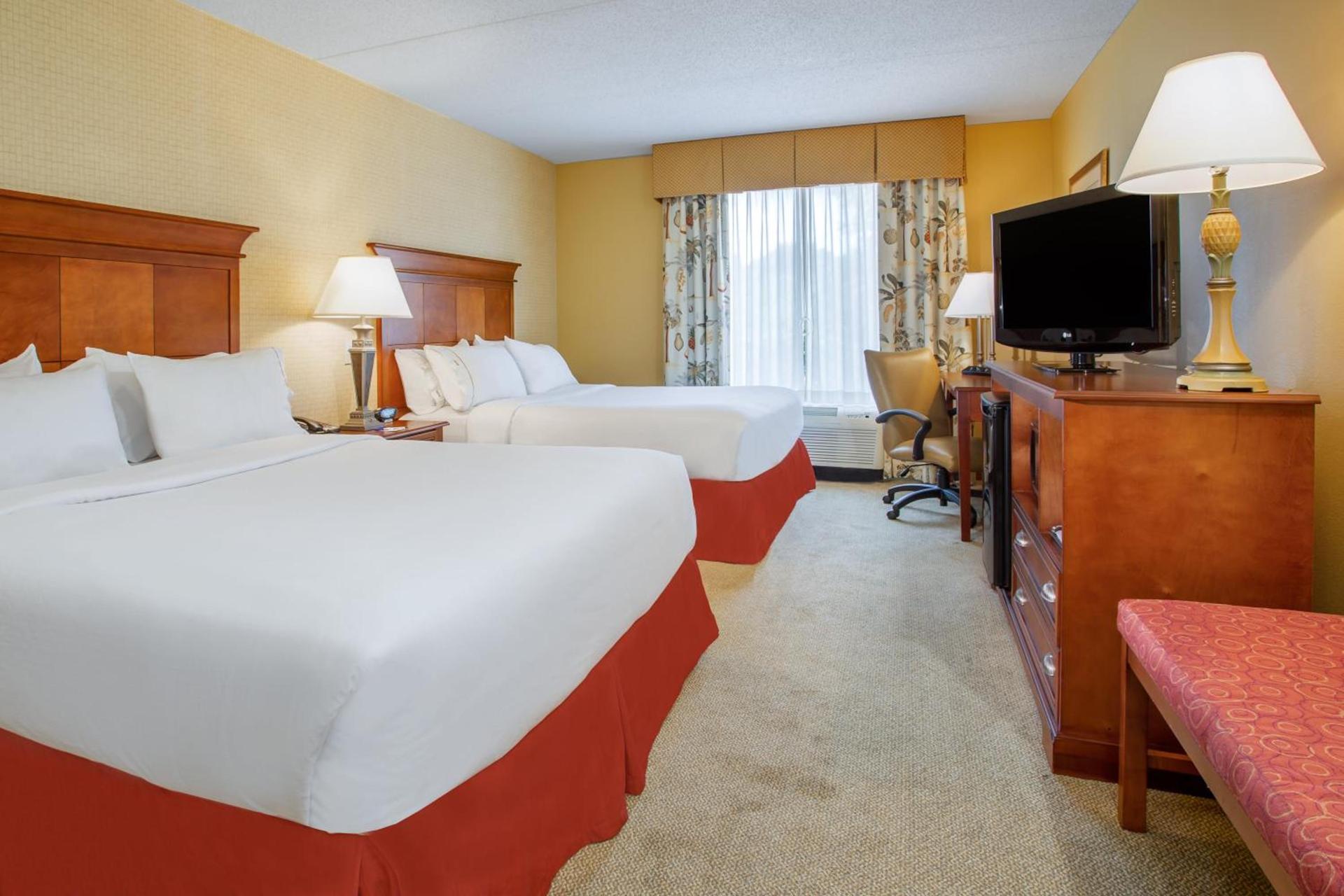 Holiday Inn Express & Suites Bloomington by IHG photo 38