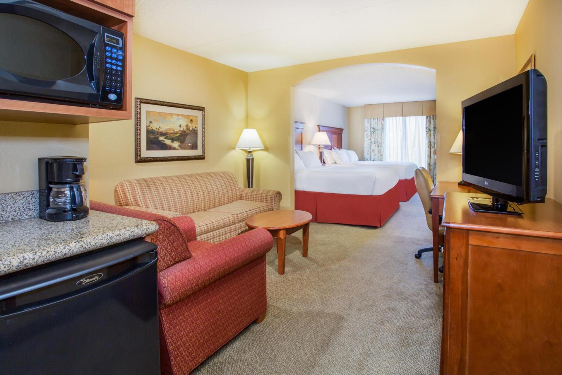 Holiday Inn Express & Suites Bloomington by IHG photo 40