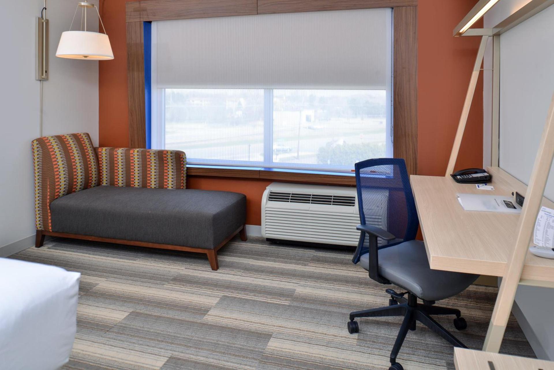 Holiday Inn Express & Suites - Brighton South - US 23 by IHG photo 25
