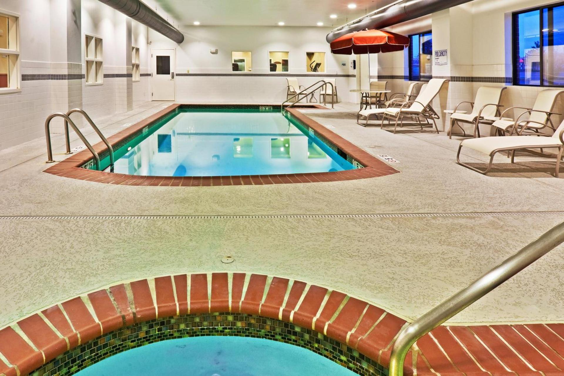 Holiday Inn Express Hotel & Suites Bartlesville by IHG photo 12