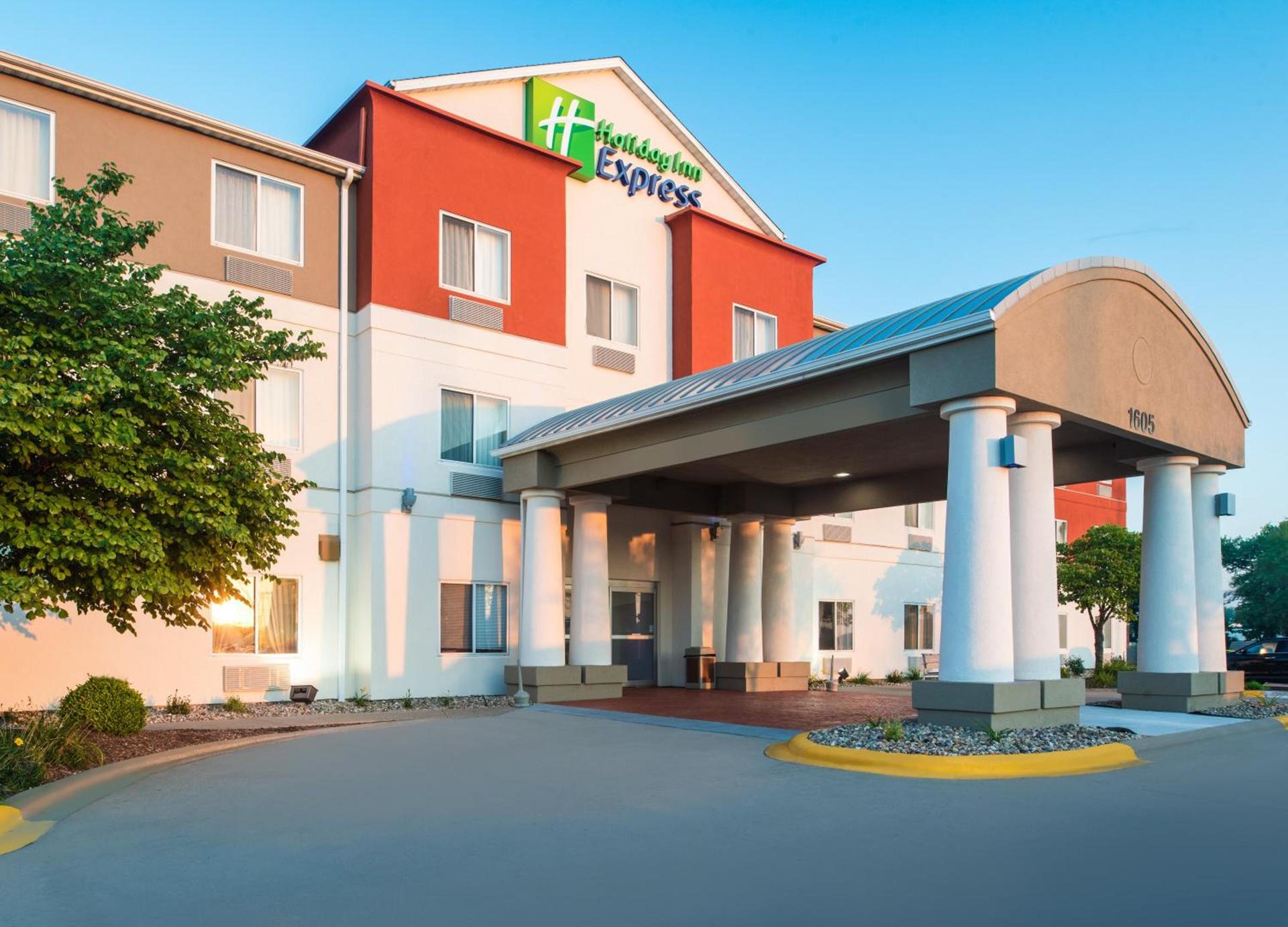 Holiday Inn Express Hotel & Suites Burlington by IHG photo 14