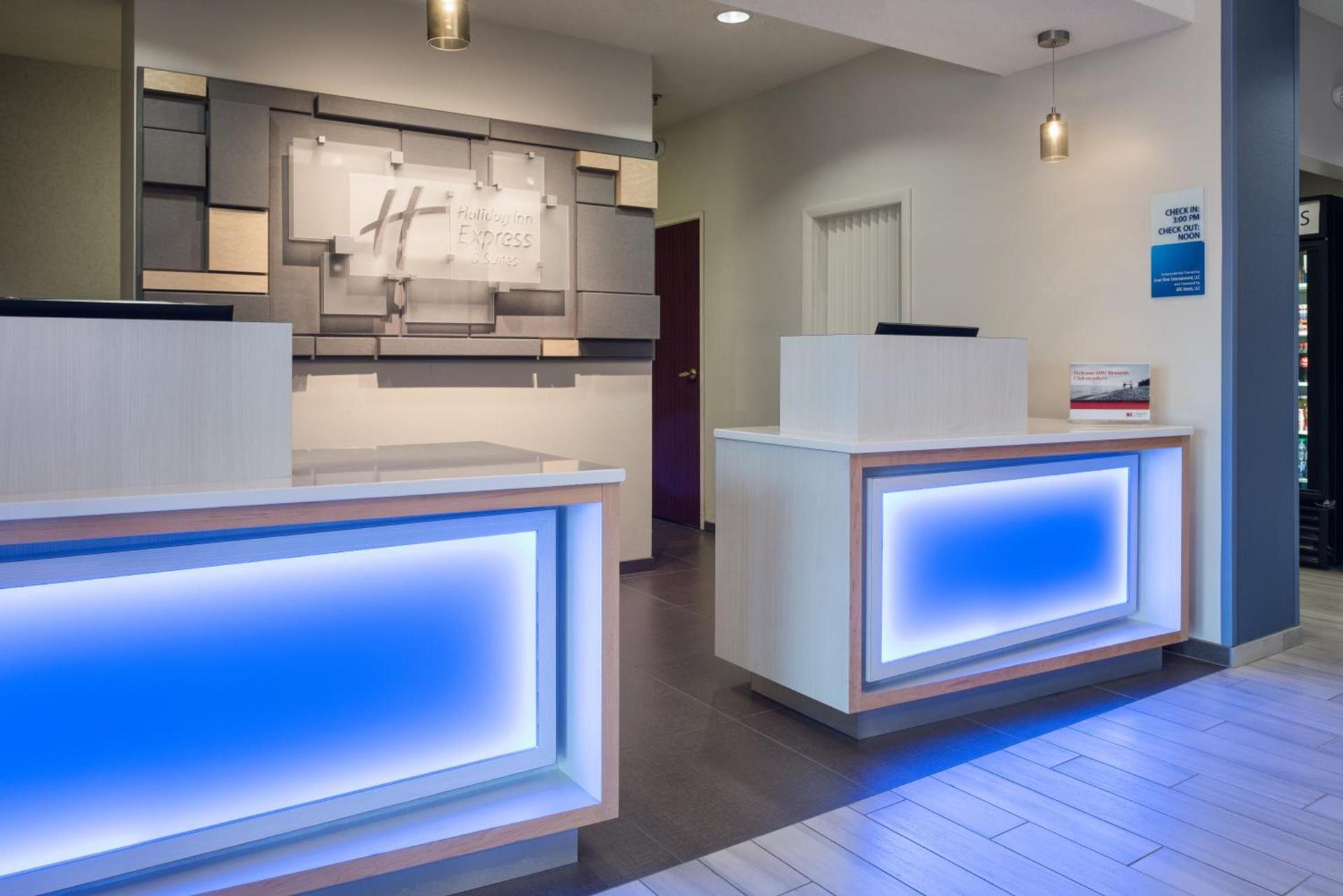 Holiday Inn Express Hotel & Suites Burlington by IHG photo 17