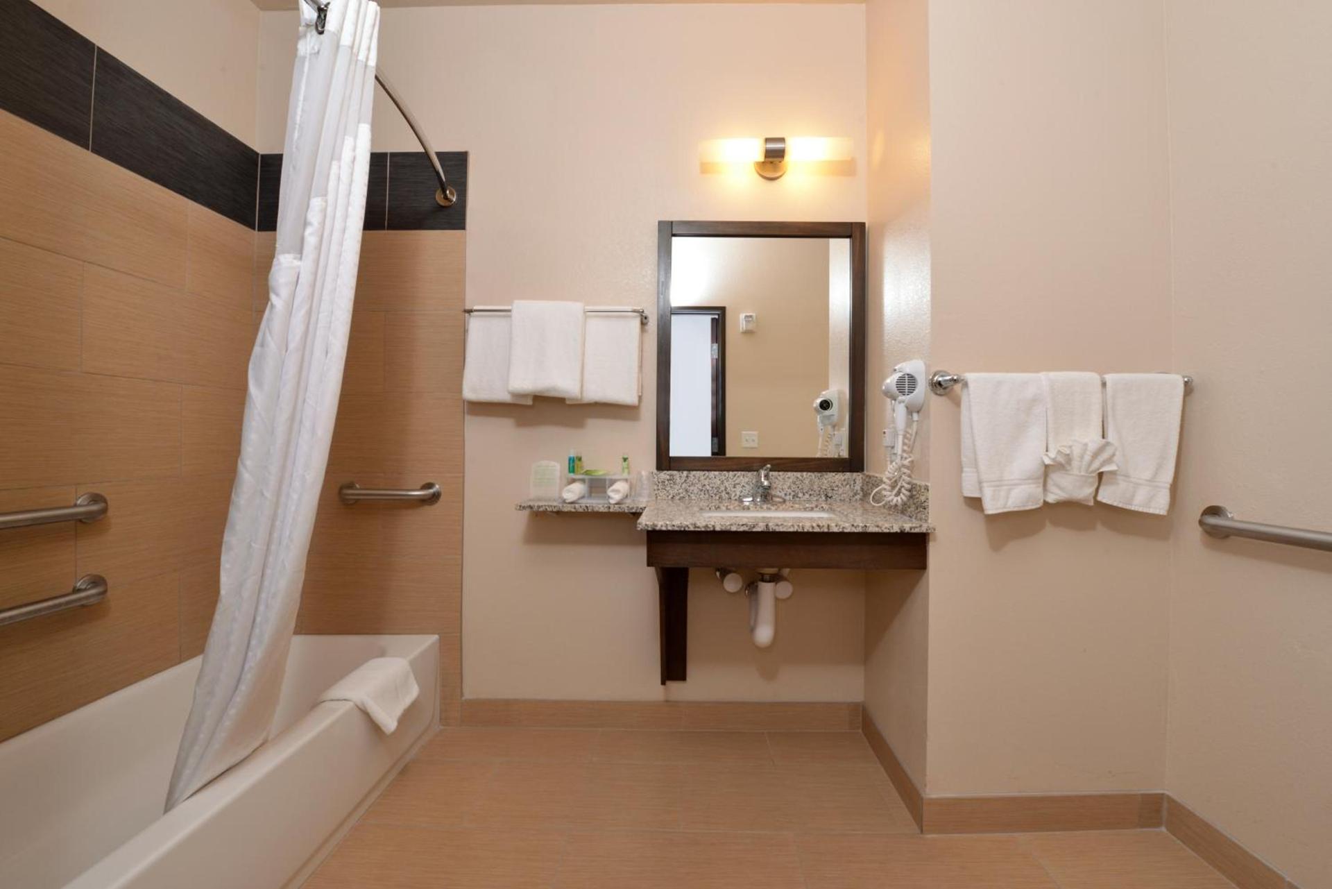Holiday Inn Express & Suites Globe by IHG photo 63