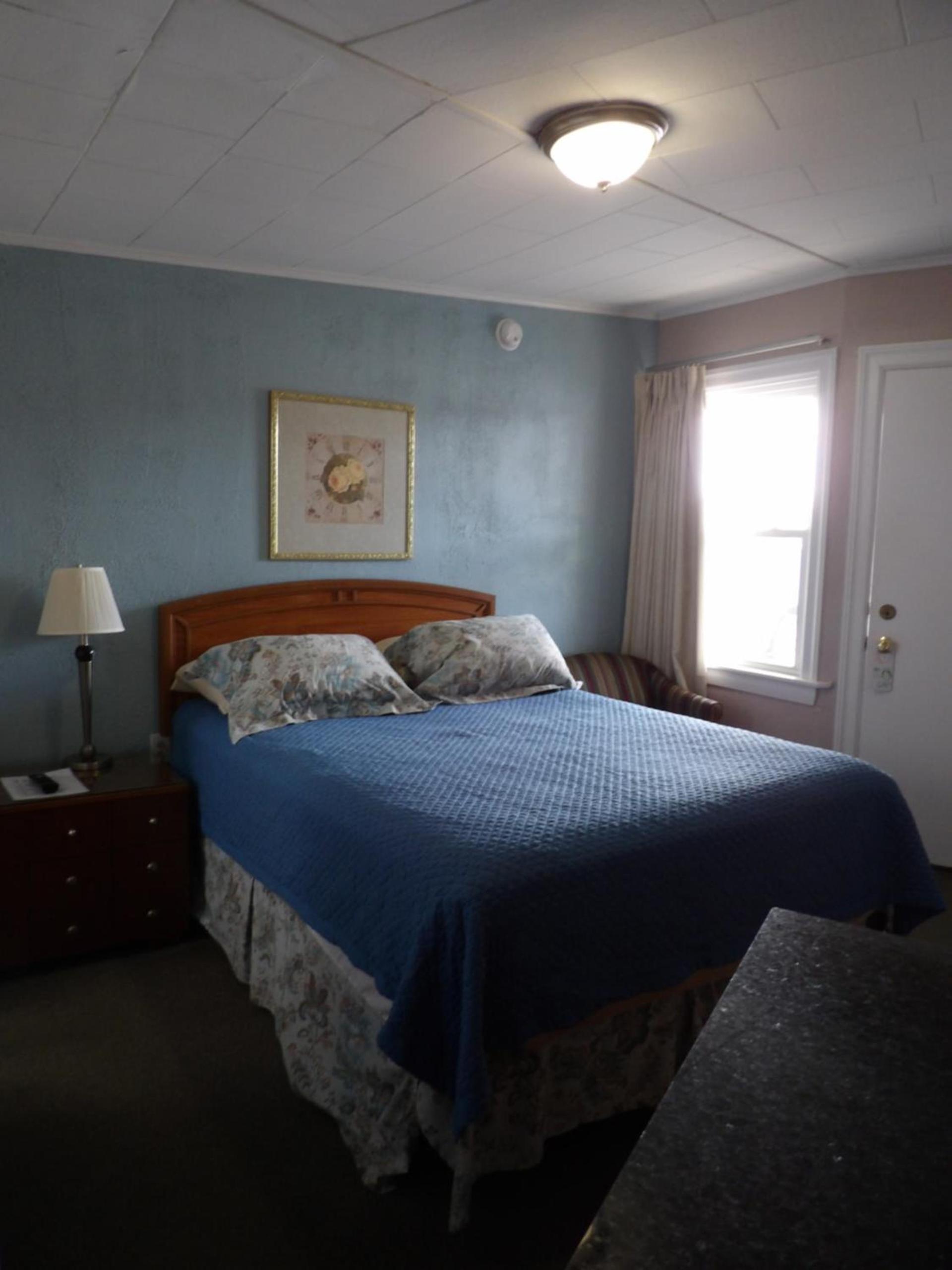 Mount Blue Motel photo 5