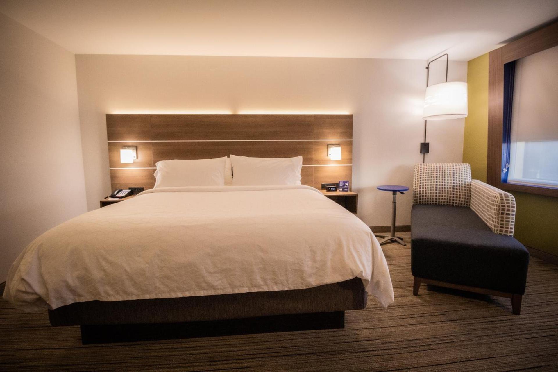 Holiday Inn Express & Suites - Boston South - Randolph by IHG photo 27