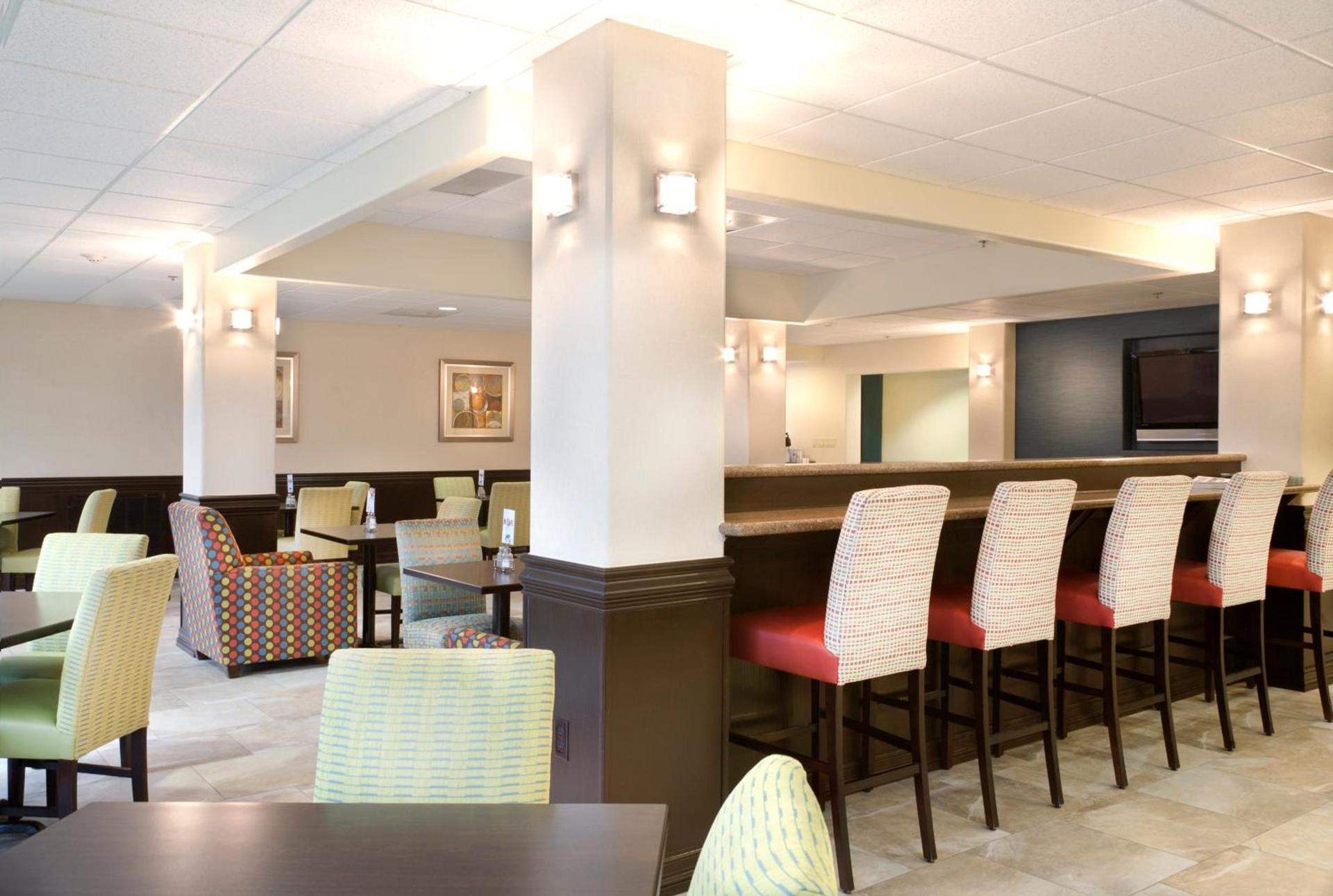 Holiday Inn Express Hotel and Suites Brownsville by IHG photo 7